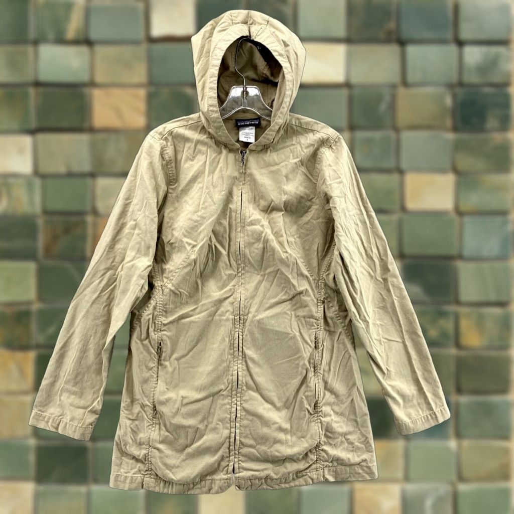 Patagonia VINTAGE Patagonia Parka Jacket Women’s 8 Beige Trench Gorpcore Classic Hiking Parka Jacket Beige 80s 90s Womens Size M / US 6-8 / IT 42-44 - 1 Thumbnail