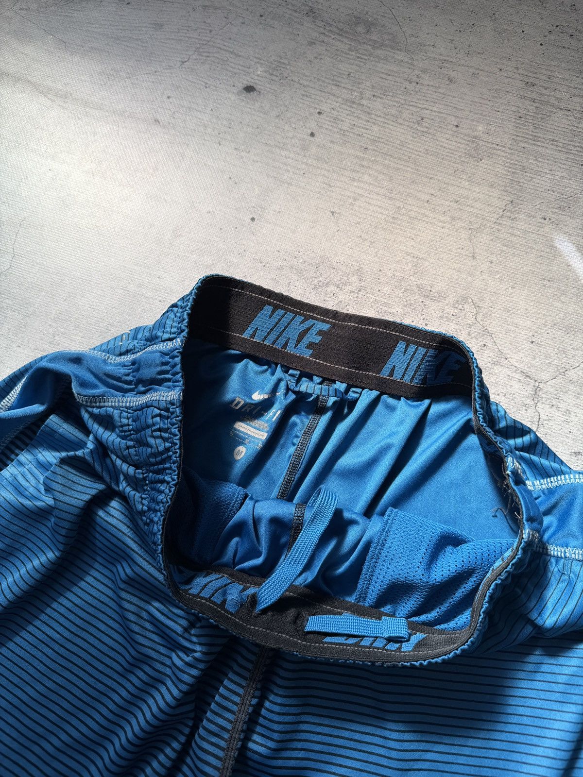 Nike Vintage Nike Shorts Retro y2k Swoosh Size US 34 / EU 50 - 3 Thumbnail