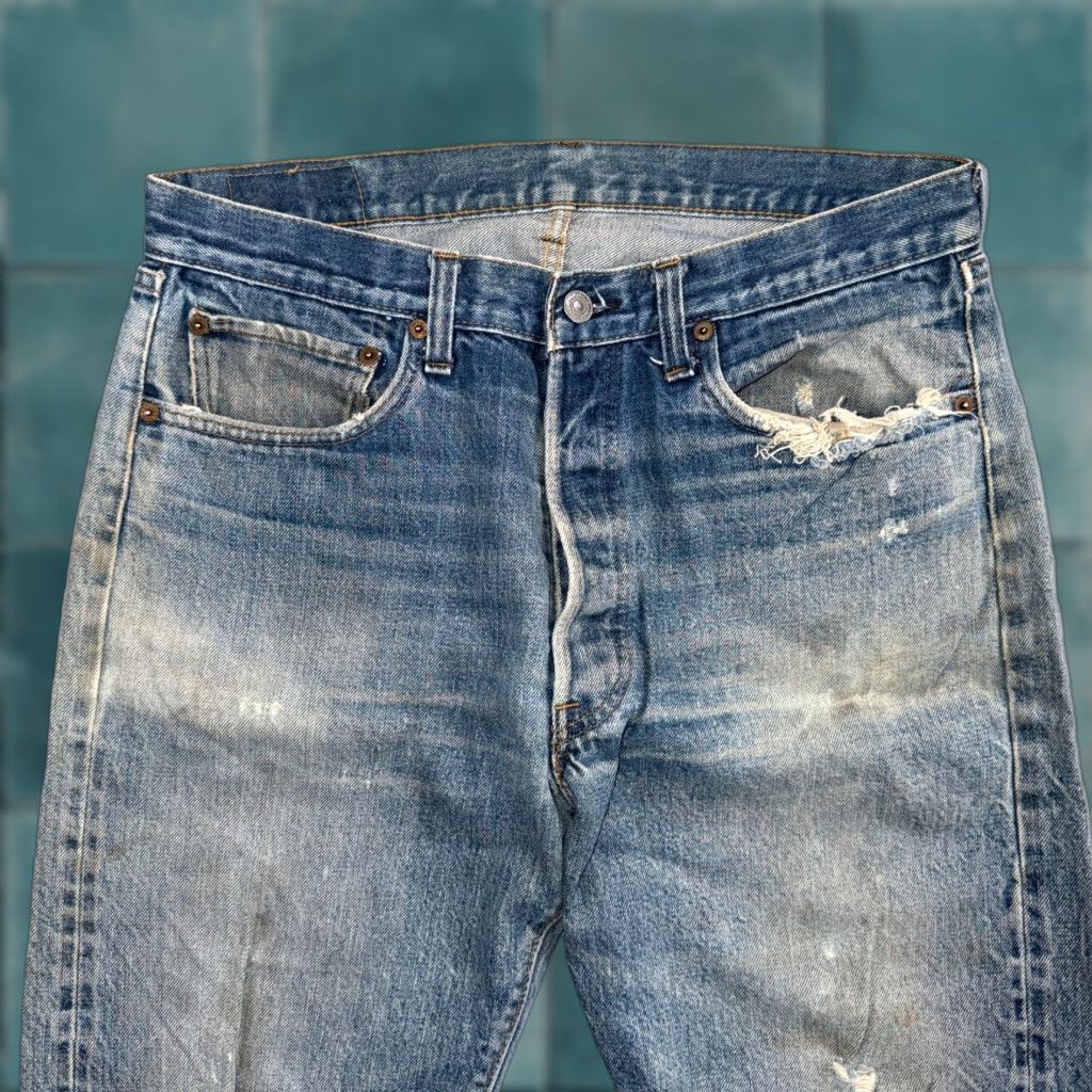 Levi's VINTAGE Levi's 501 Jeans Light Wash 35x34 80s USA Selvedge 5-Pocket Denim Straight Mens Blue Cotton Belted Distressed N/A Size US 35 - 1 Thumbnail