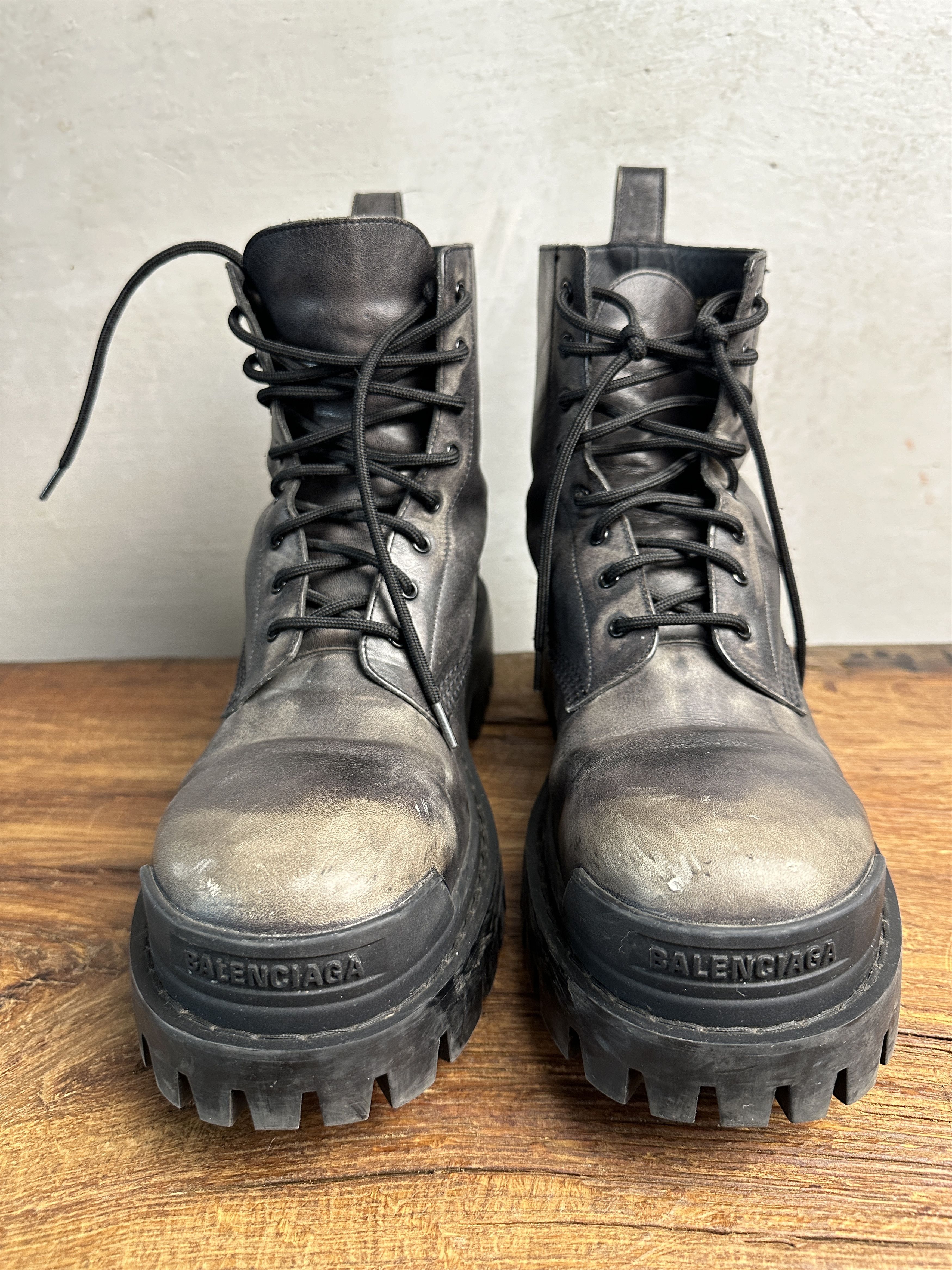 Balenciaga Balenciaga Strike L20 Aged Effect Leather Boots Size US 9 / IT 39 - 8 Thumbnail