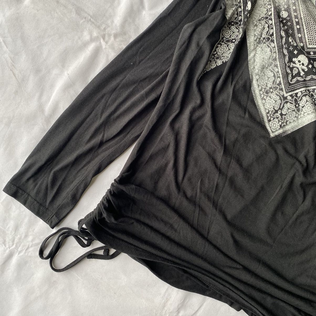 If Six Was Nine × Japanese Brand × Le Grande Bleu (L.G.B.) Japanese Street Gothic L.G.B Style Bandana Cowl Neck Tees Size US L / EU 52-54 / 3 - 6 Thumbnail