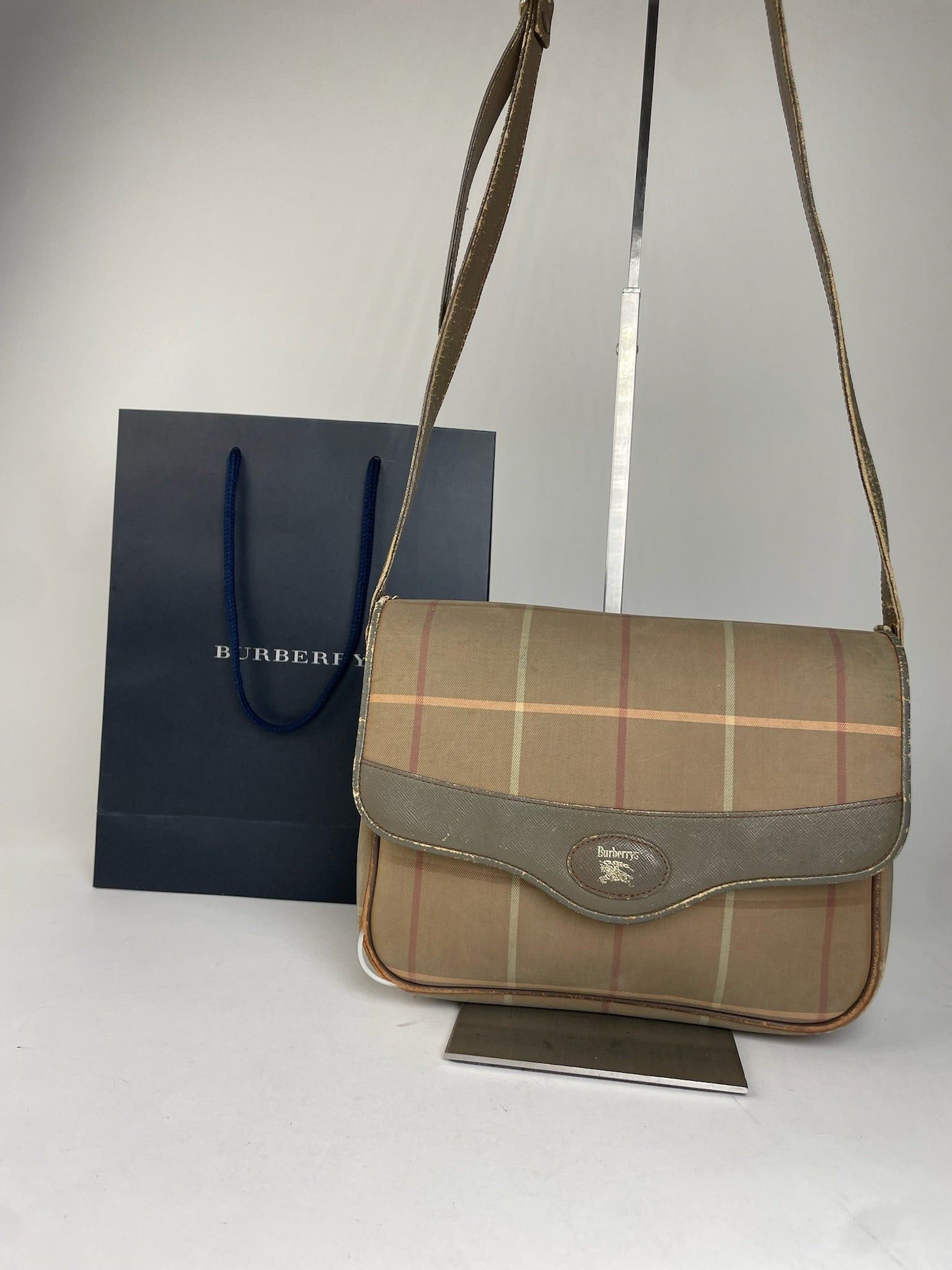Burberry Vintage Shoulder Bag Iconic Check in Beige and Brown Size ONE SIZE - 1 Thumbnail