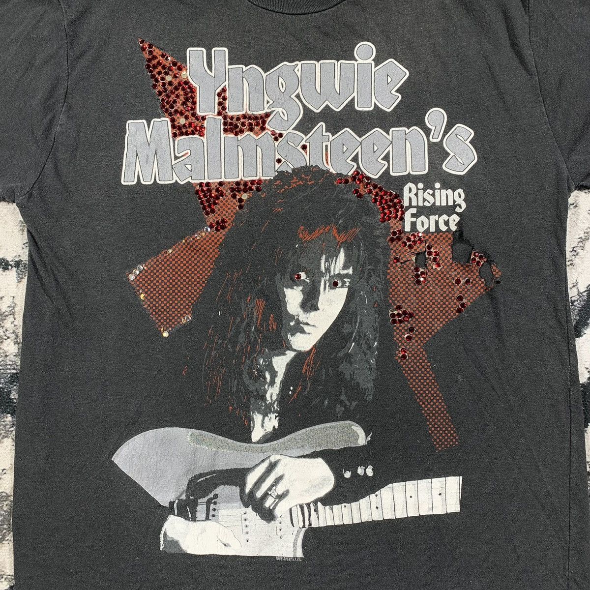 Vintage Vintage 1988 Yngwie Malmsteen Rare T-shirt Oddysey Tour 80s Size US S / EU 44-46 / 1 - 5 Thumbnail