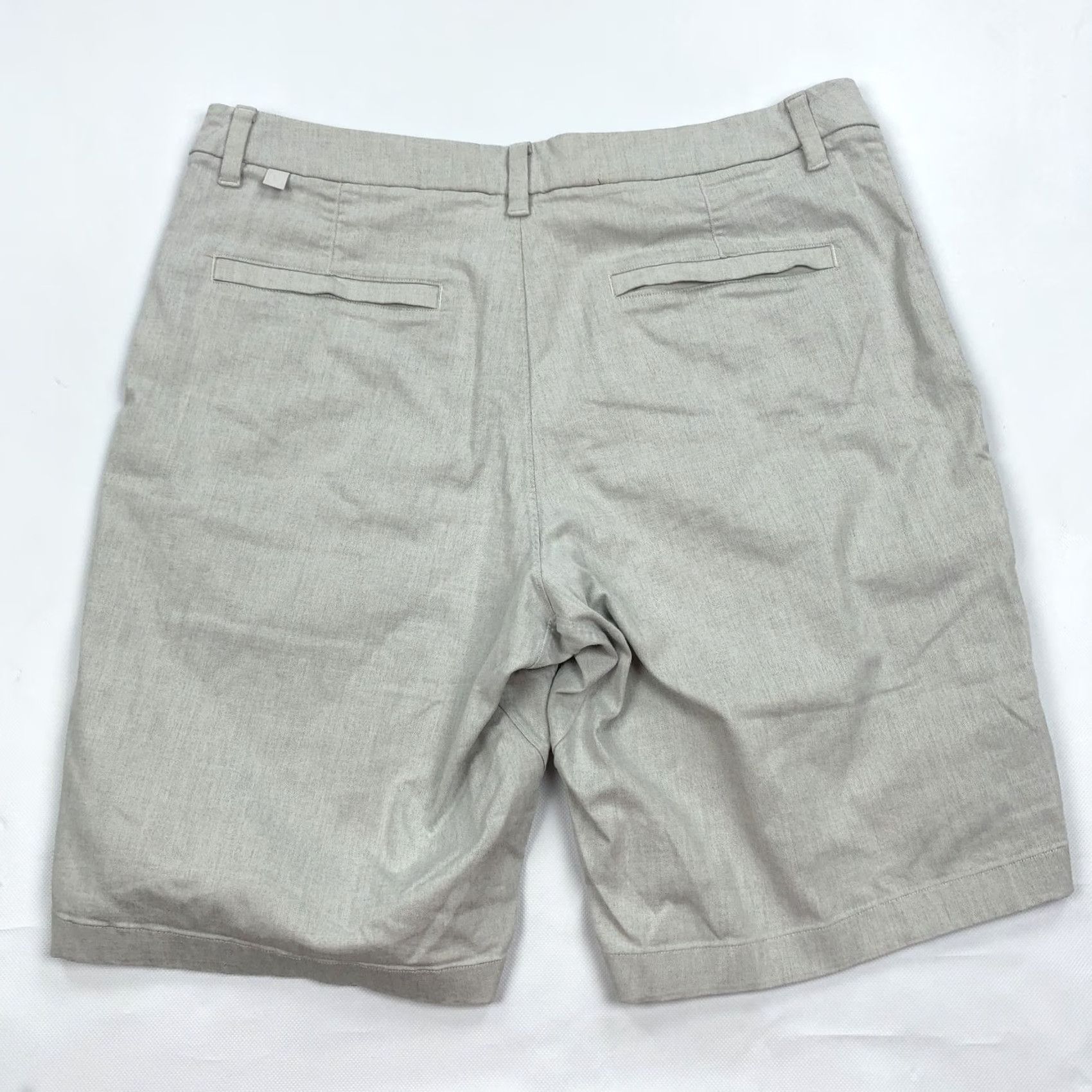 Lululemon VINTAGE? No. Lululemon Men's Light Gray Flat Front Chino Shorts Size 36 Commission Relaxed Shirt? Size US 36 / EU 52 - 5 Thumbnail