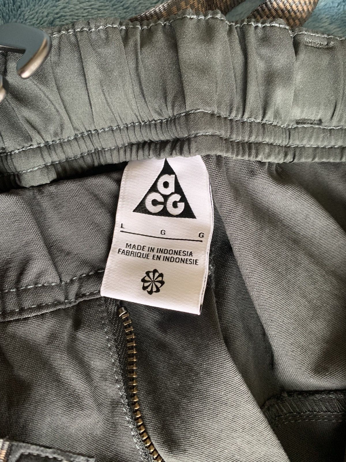 Nike ACG Pants that can be shorts. Many pockets. Size US 35 - 4 Thumbnail