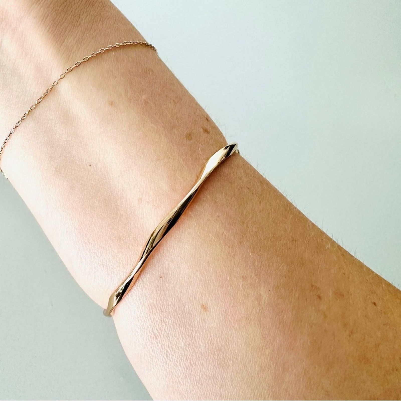 Nordstrom NEW NORDSTROM REVOLVE Gold Ball Twisted Bracelet Bangle Cuff Size ONE SIZE - 11 Thumbnail