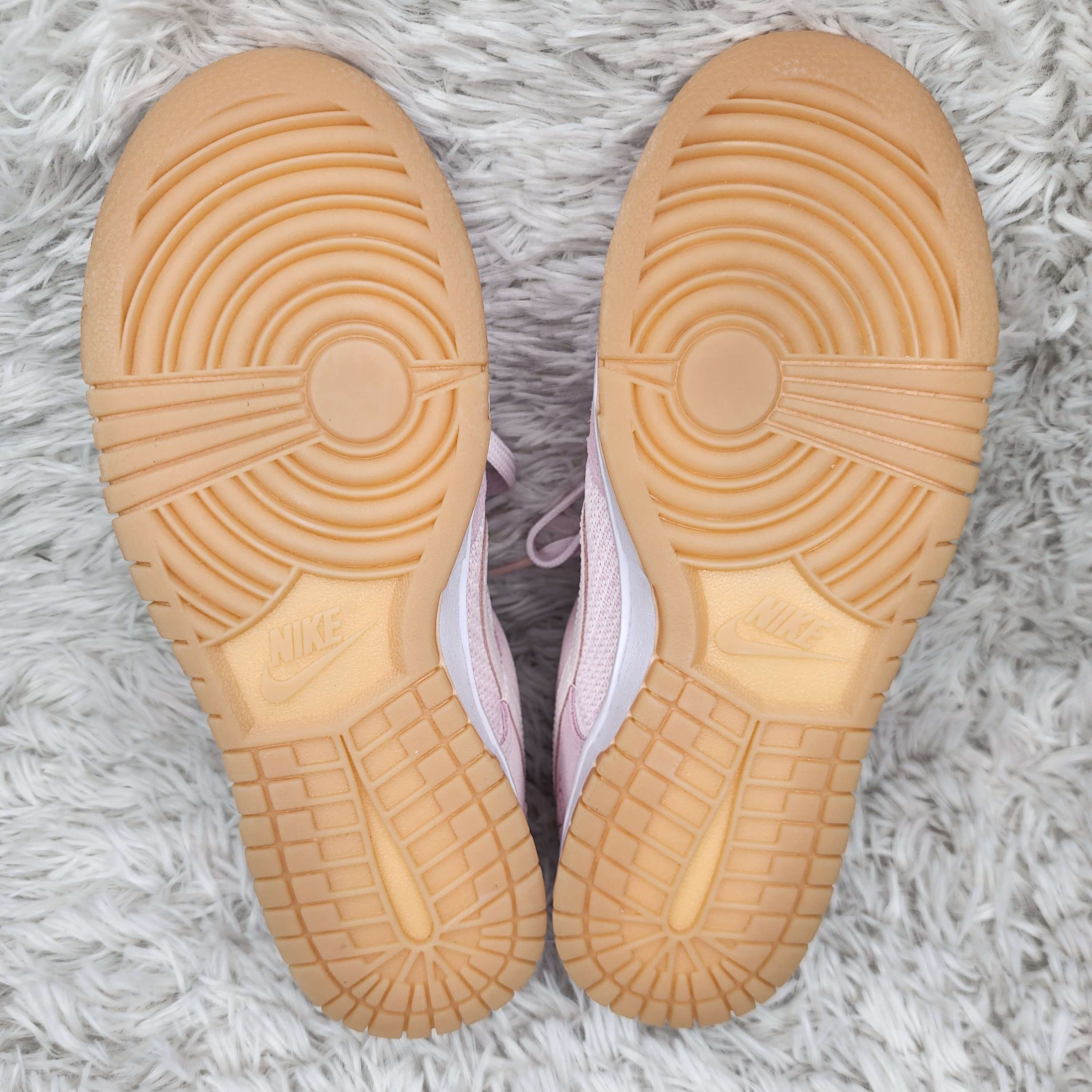 Nike DS Nike Woman Dunk Low Teddy Bear light soft pink 2022 Size US 7.5 / IT 37.5 - 6 Thumbnail