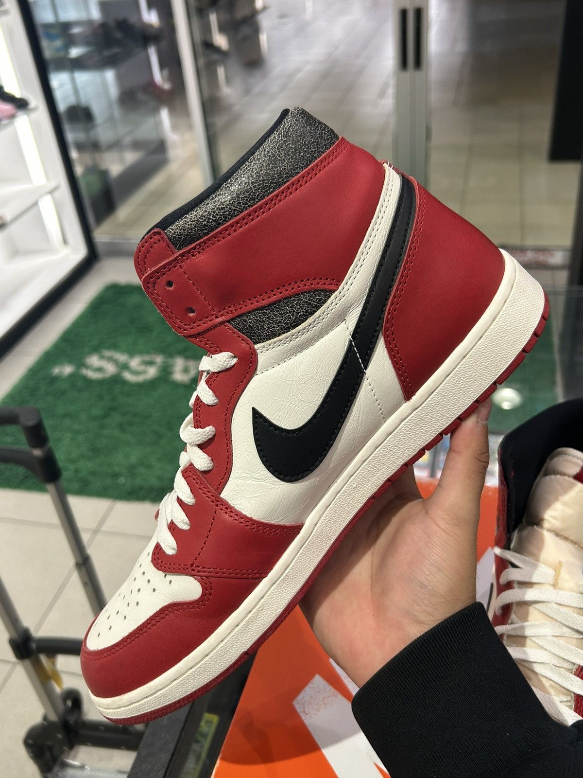 Jordan Brand Jordan 1 lost and found Size US 13 / EU 46 - 7 Thumbnail
