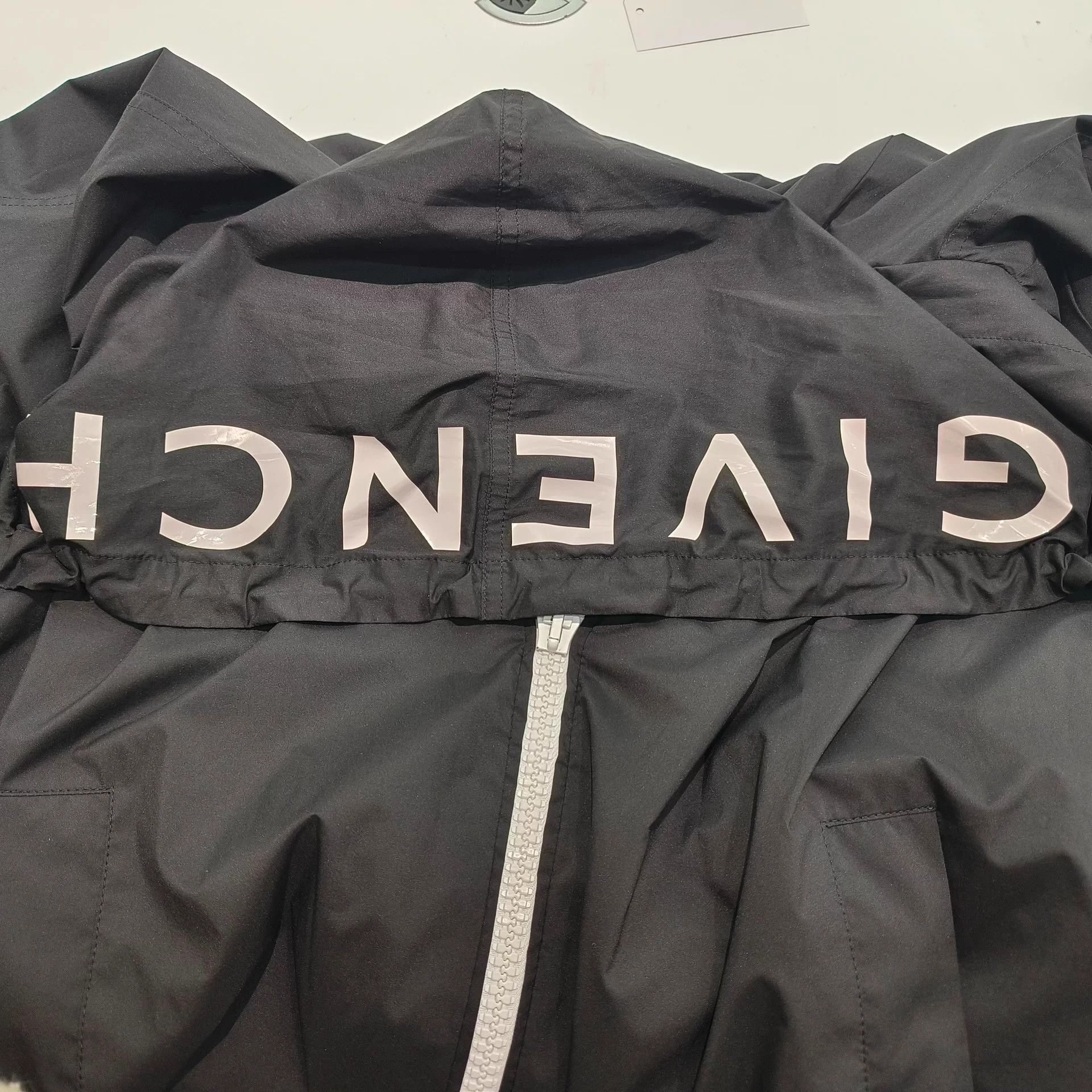 Givenchy Givenchy like new 175/80kg jacket Size XS / US 0-2 / IT 36-38 - 6 Thumbnail