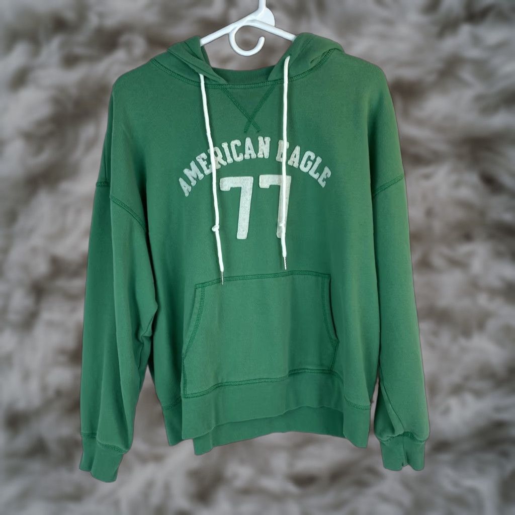 American Eagle Outfitters American Eagle Sweatshirt Womens Small Green Oversized 77 Graphic Pullover Size S / US 4 / IT 40 - 1 Thumbnail
