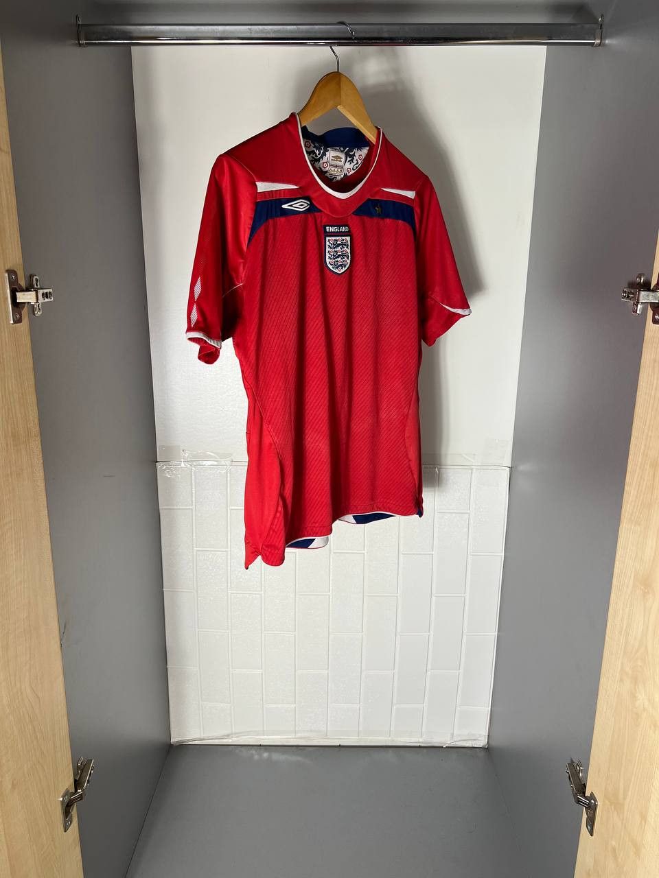 Umbro VINTAGE UMBRO ENGLAND RETRO SOCCER JERSEY MANCHESTER Y2K 90s Size US M / EU 48-50 / 2 - 4 Thumbnail