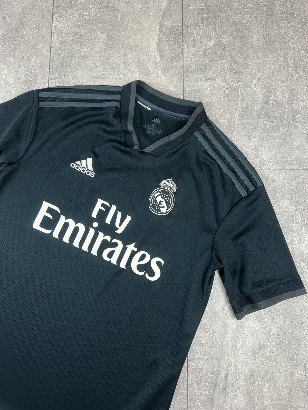 Adidas Adidas Real Madrid FC Away 2018/19 Soccer Football Jersey Size US S / EU 44-46 / 1 - 2 Thumbnail