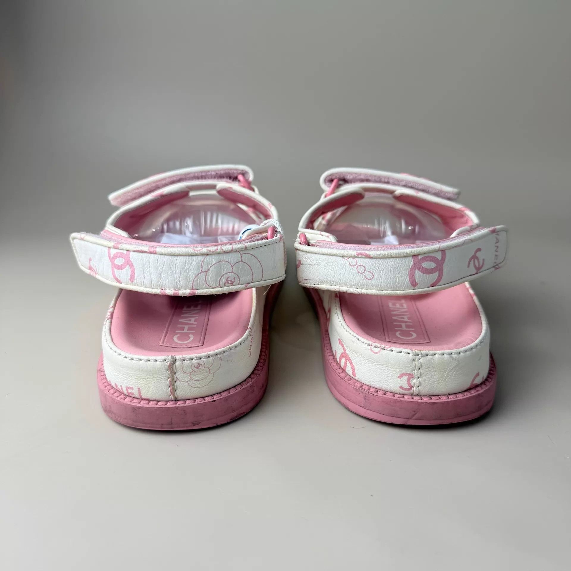 Chanel CHANEL white pink CC all over print sandals 37.5 Size US 7 / IT 37 - 3 Thumbnail