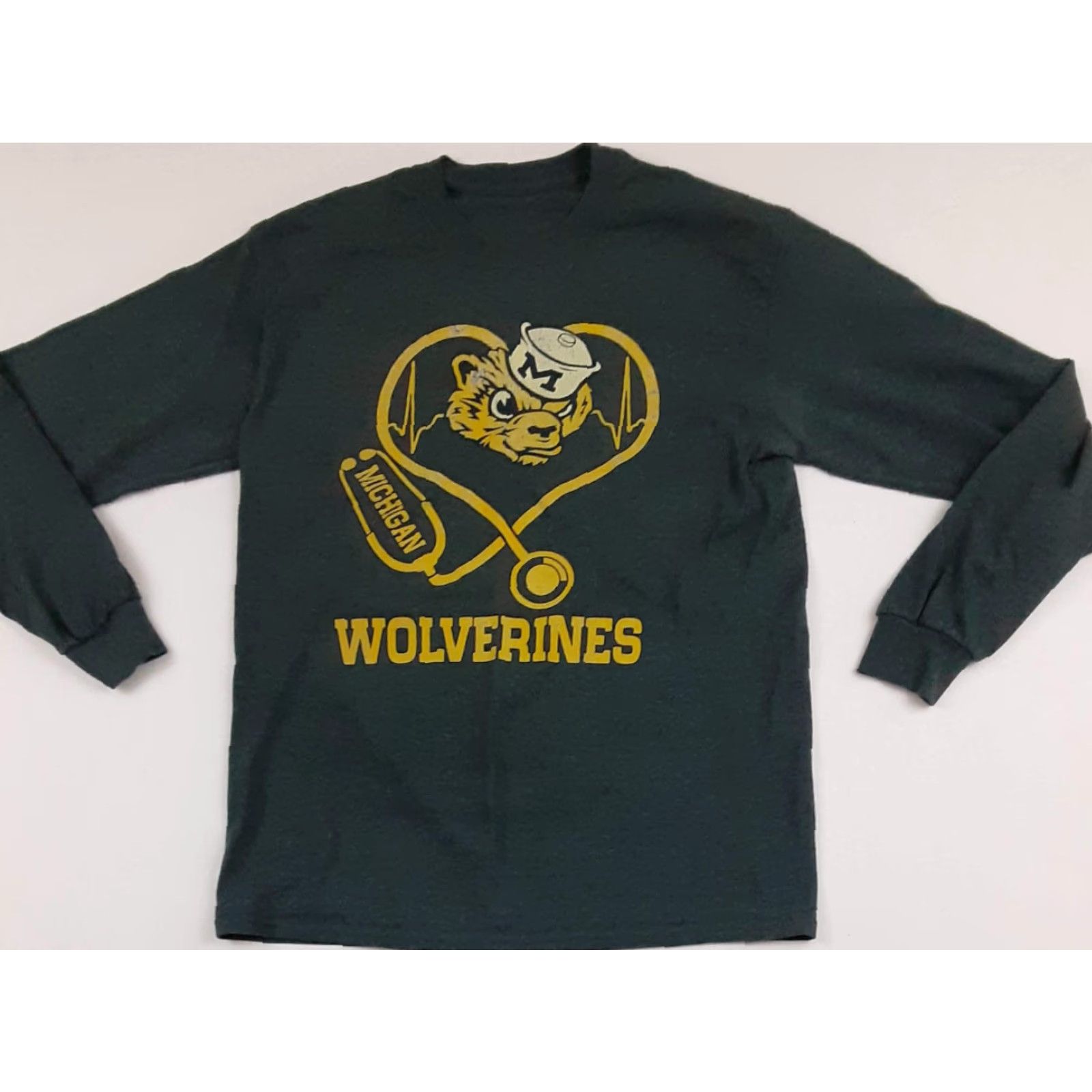 Vintage VINTAGE Michigan Wolverine Heart Doctors T-Shirt Med Mascot Biff Unbranded M Blue Cotton Blend Unisex Graphic Medical 1970s Mens Womens BoyGirl Size US M / EU 48-50 / 2 - 2 Thumbnail