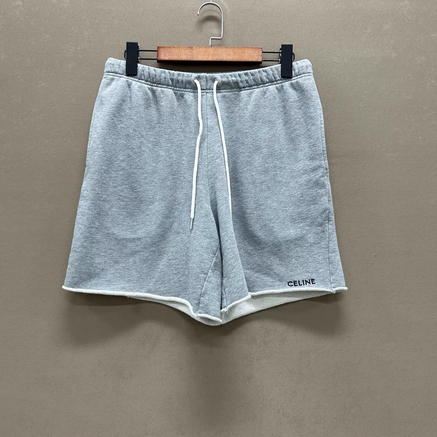 Celine CELINE gray raw hem shorts M NWOT ys002606 Size 27" / US 4 / IT 40 - 1 Thumbnail