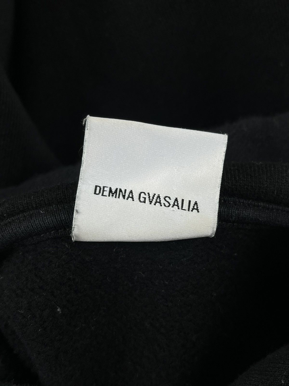 Vetements AW19 Vetements Translation Side Tag Logo Hoodie Black Size US XS / EU 42 / 0 - 8 Thumbnail