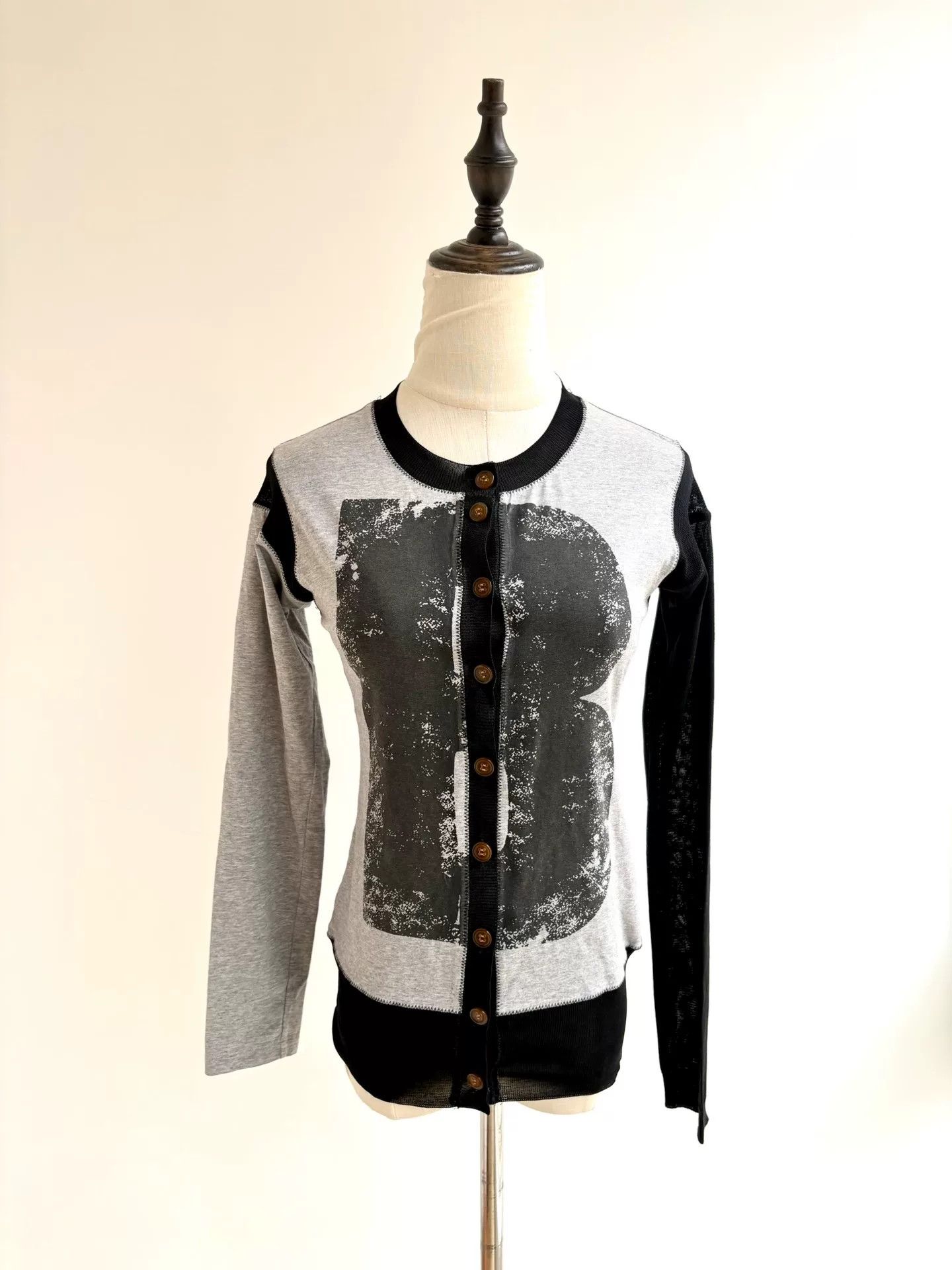 Vivienne Westwood vivienne westwood gray black letter B cardigan Size M / US 6-8 / IT 42-44 - 1 Thumbnail
