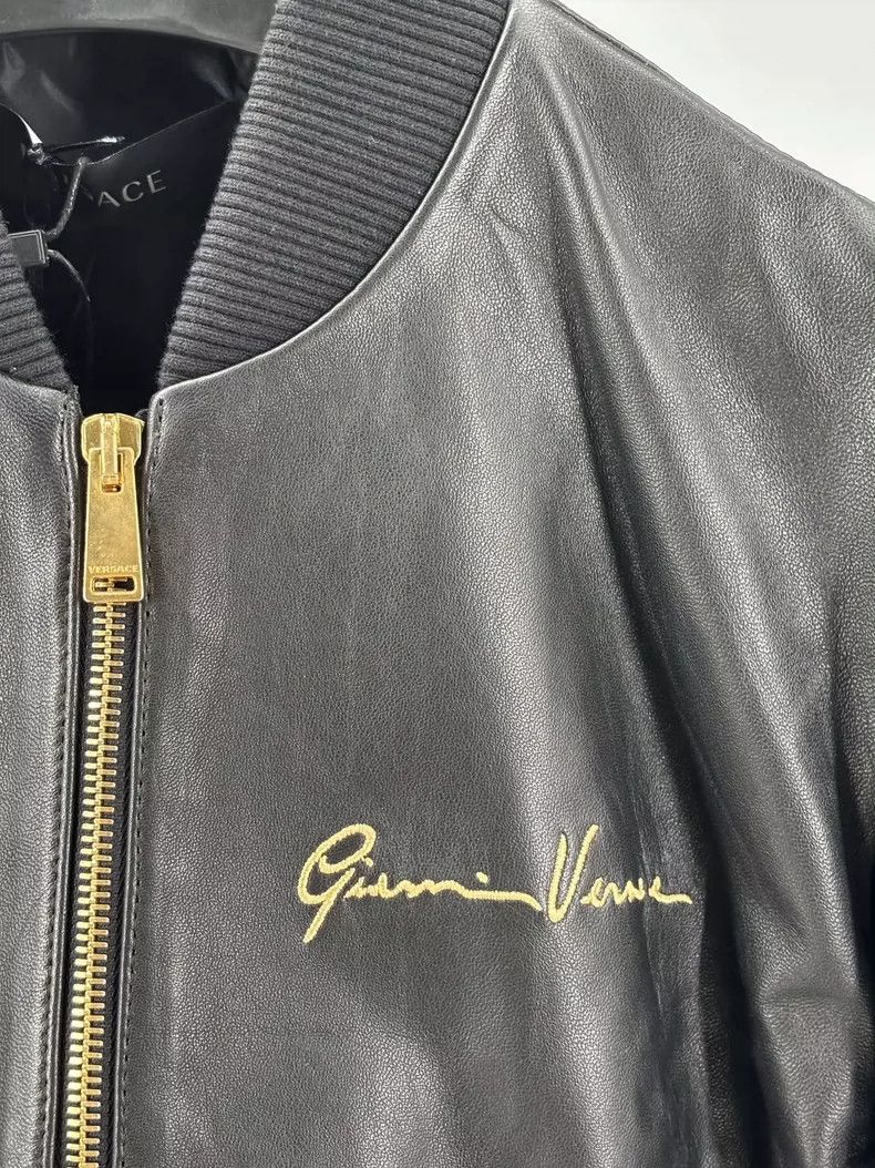 Versace Versace Black sheepskin embroidered jacket coat Size M / US 6-8 / IT 42-44 - 2 Thumbnail