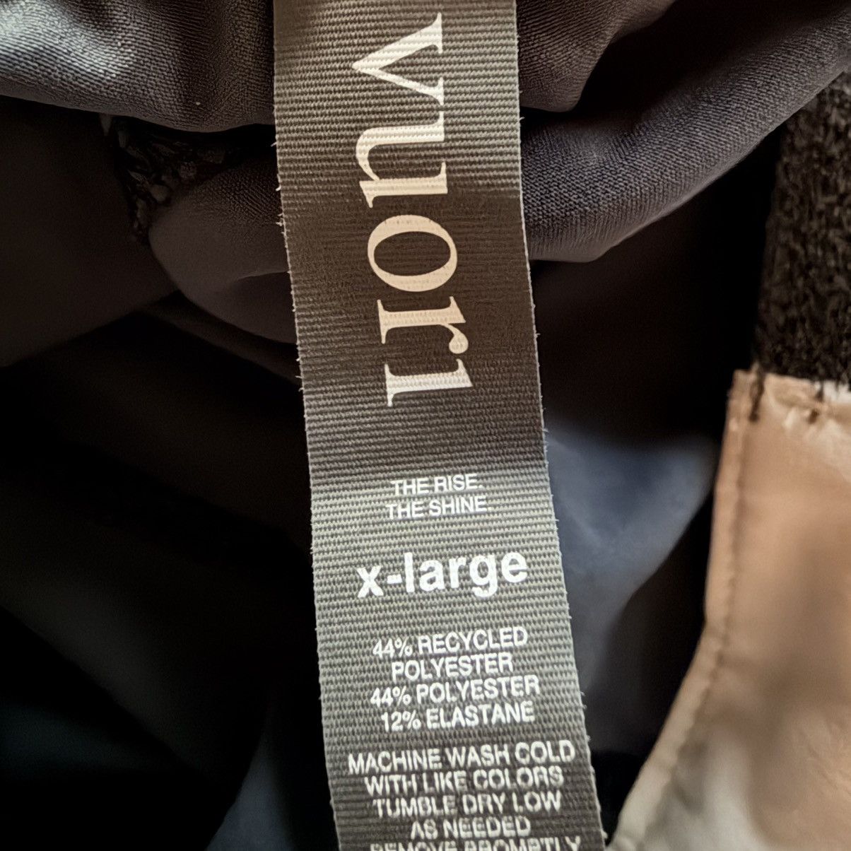 Vuori Vuori Women's Performance Shorts Floral Print XL 2” Inseam Size 34" / US 12 / IT 48 - 6 Thumbnail