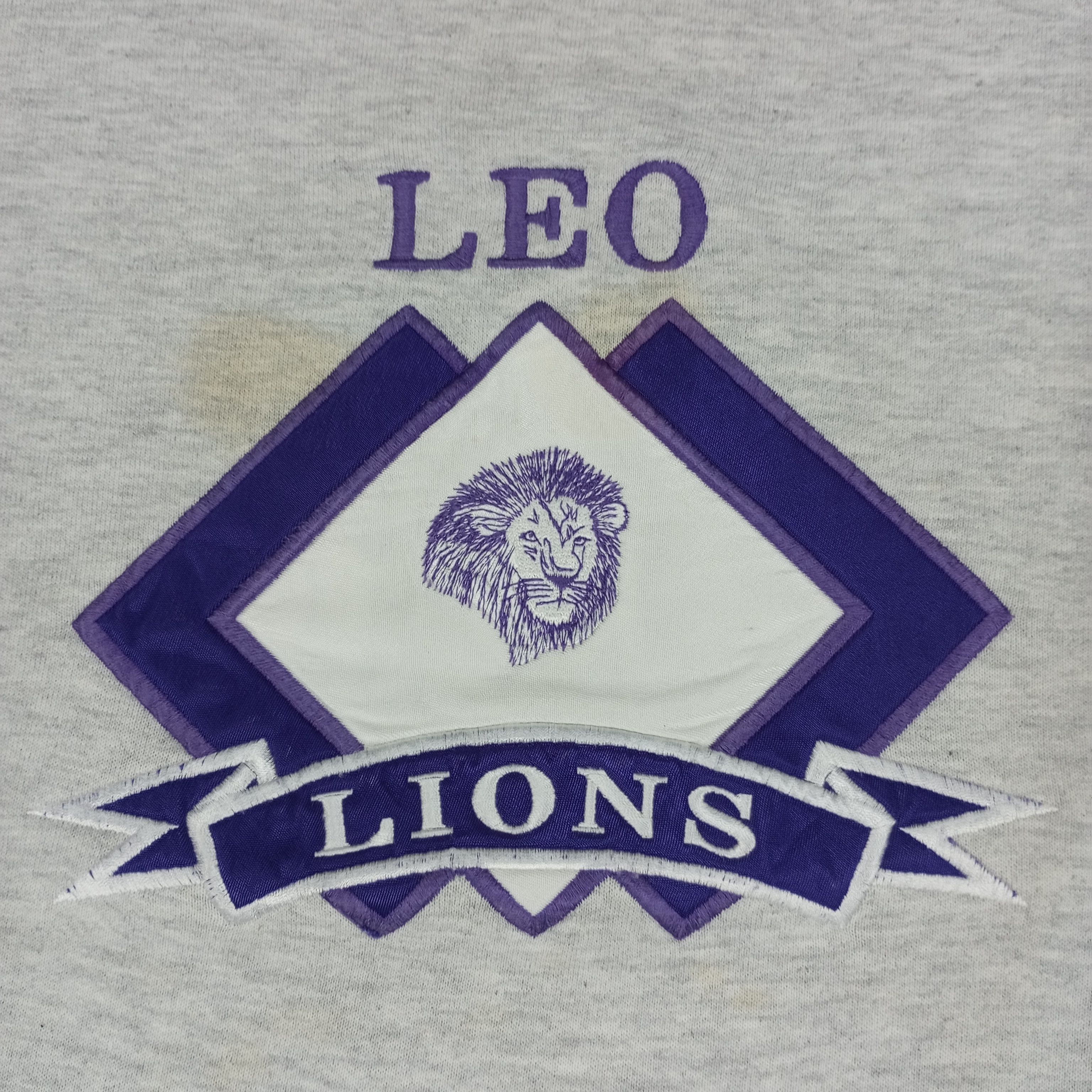 Vintage Leo Lions Center Embroidery Design Streetwear Sweatshirt Size US XL / EU 56 / 4 - 2 Thumbnail