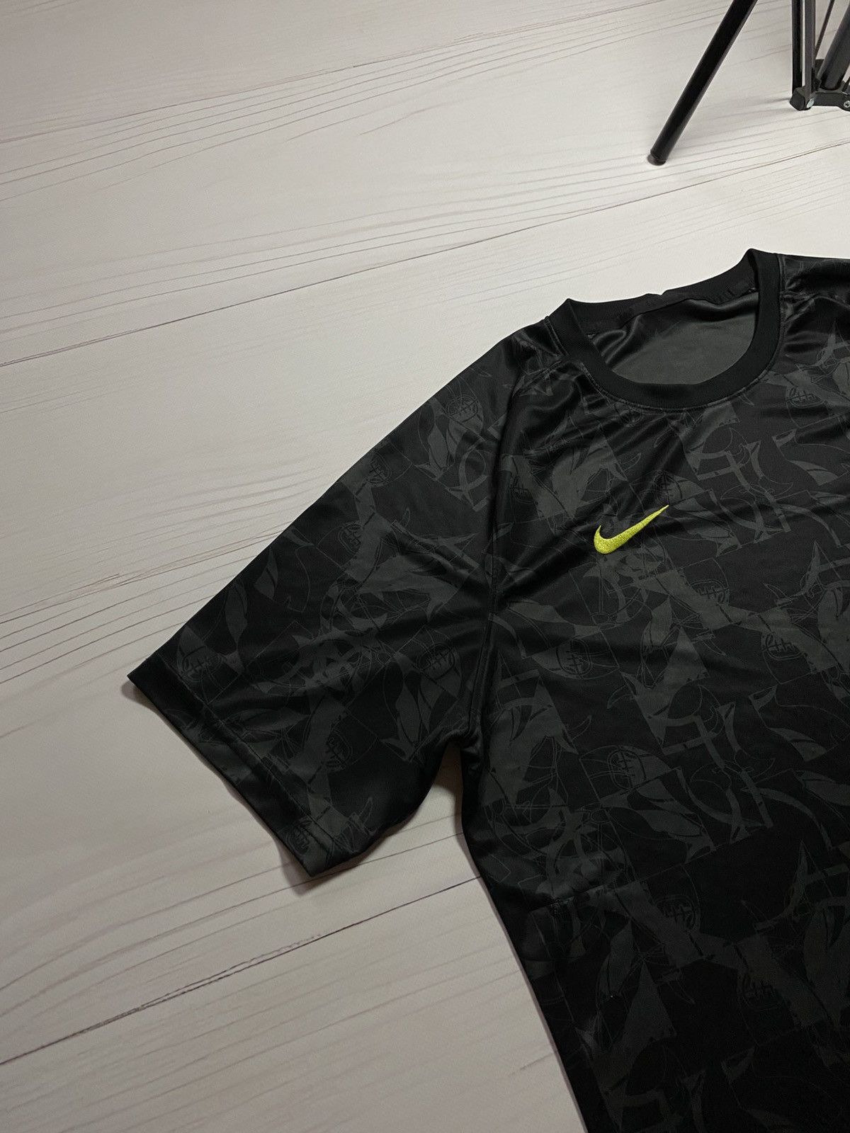 Nike Nike Tottenham Hotspur 2021/22 pre-match soccer jersey Size US XL / EU 56 / 4 - 9 Thumbnail