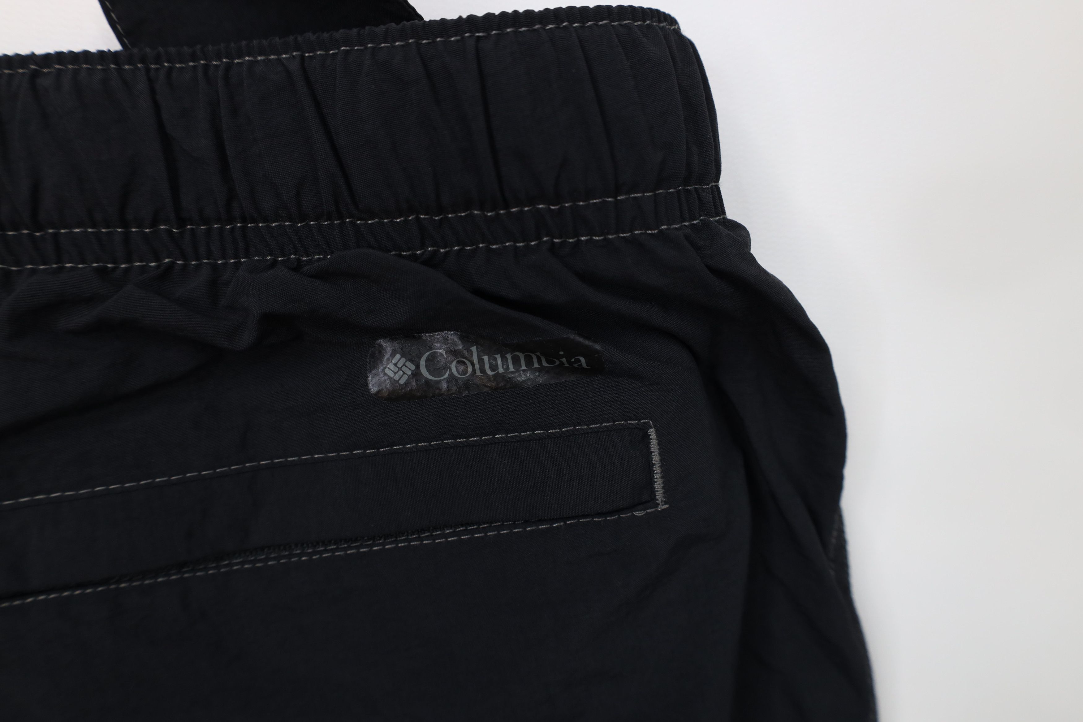 Columbia Vintage Columbia Belted Lined Trekking Cargo Shorts Black Size US 34 / EU 50 - 13 Thumbnail