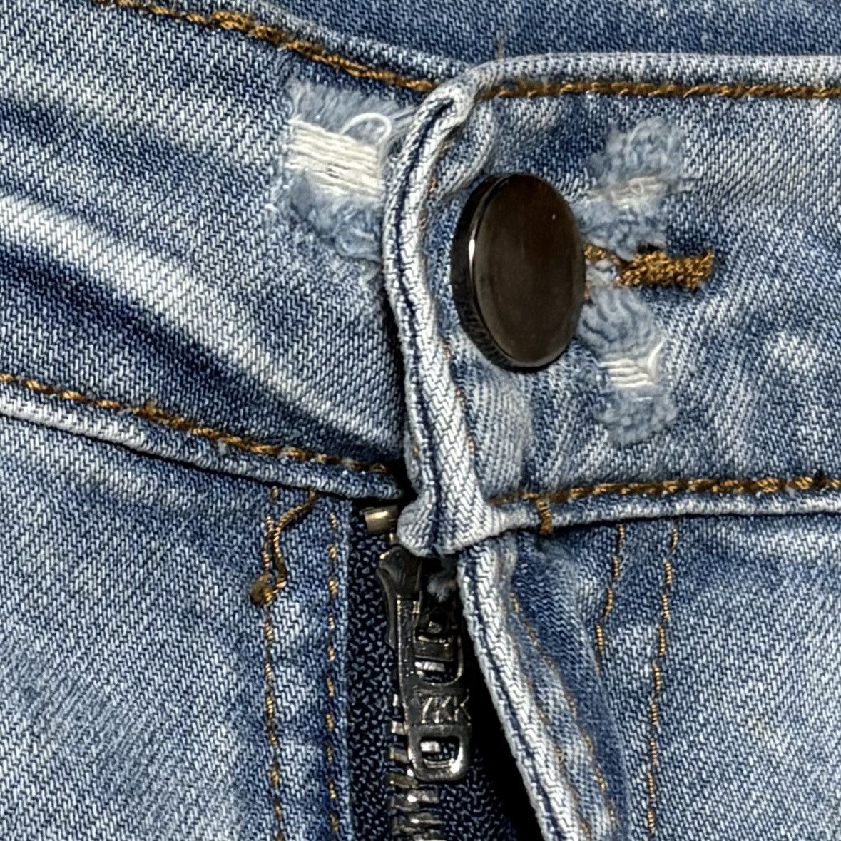 Ev Bravado EV BRAVADO do you think I'm crazy? DISTRESSED JEANS Size US 34 / EU 50 - 13 Thumbnail