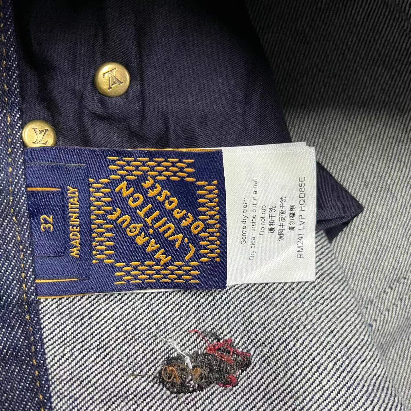 Louis Vuitton Louis Vuitton blue logo embroidered flared jeans 27/32 Size 27" / US 4 / IT 40 - 5 Thumbnail