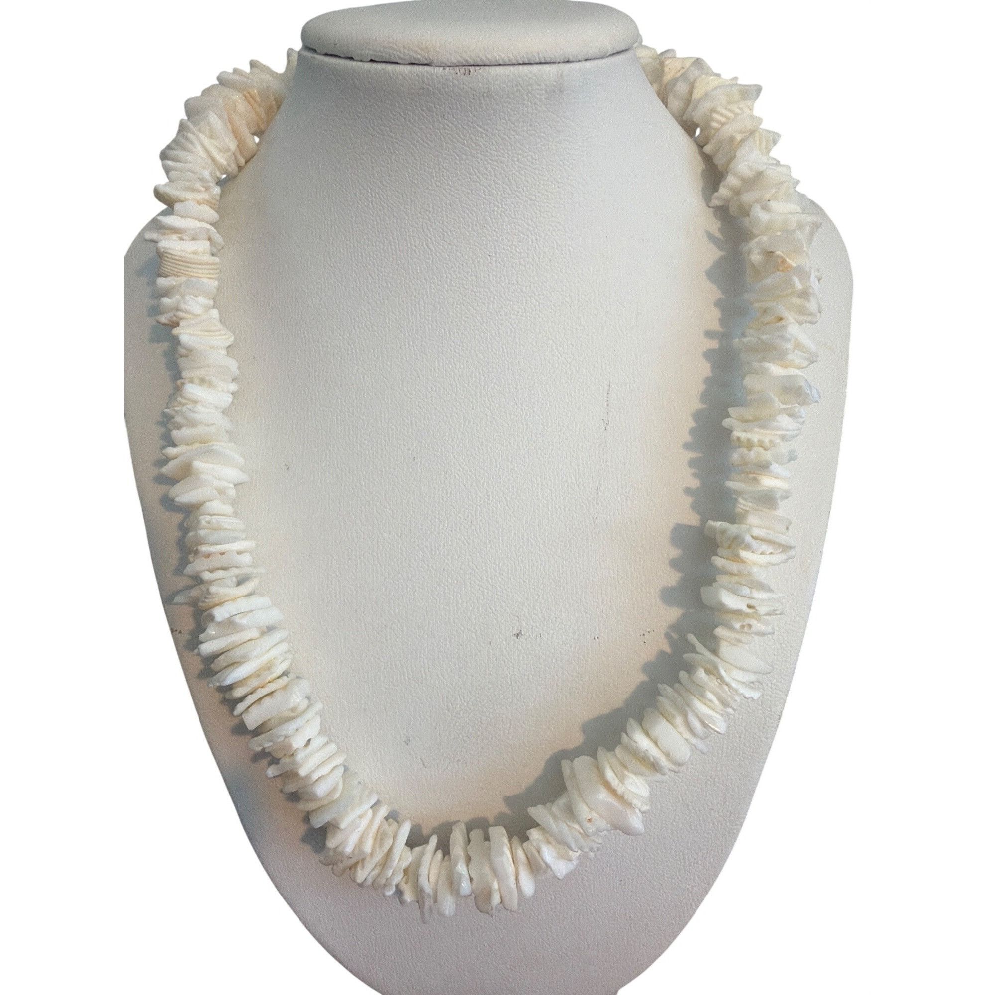 Other Vintage White Puca Shell Beaded Necklace Screw Barrel Clasp Size ONE SIZE - 1 Thumbnail