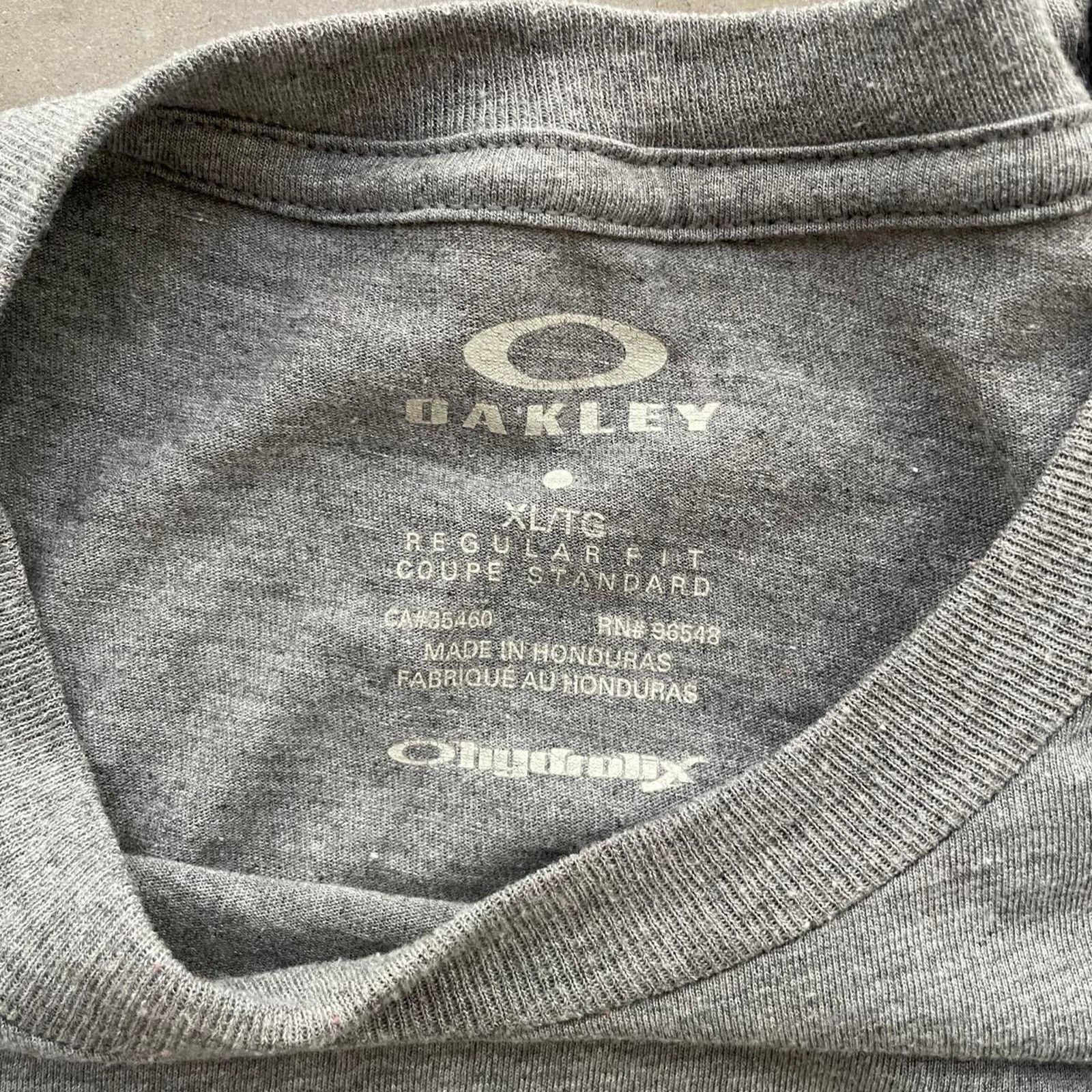 Oakley Oakley Grey Graphic T-Shirt Size US XL / EU 56 / 4 - 4 Thumbnail