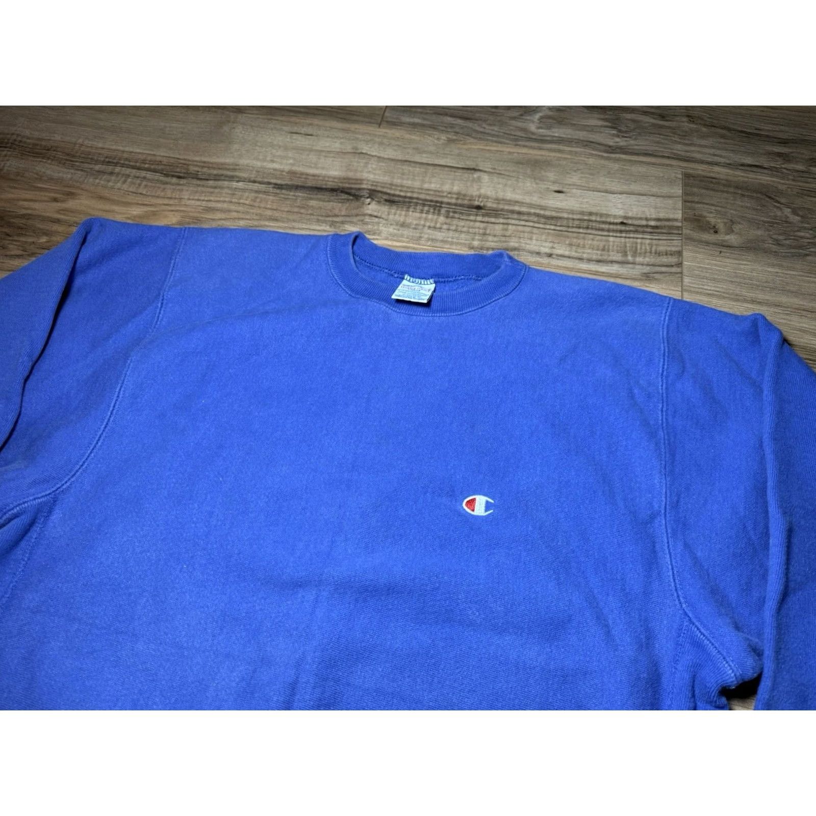 Champion VINTAGE Champion Sweatshirt Mens Large Light Blue Reverse Weave Crewneck USA Size US L / EU 52-54 / 3 - 2 Thumbnail
