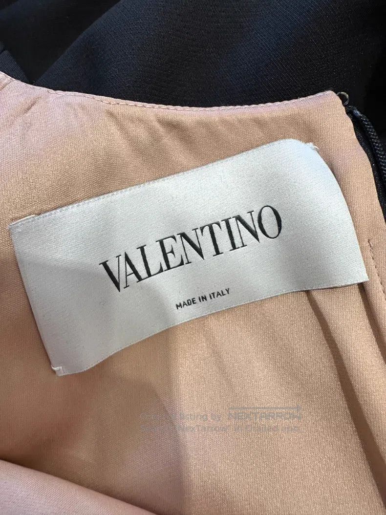 Valentino Valentino A cape-style design dress Size S / US 4 / IT 40 - 2 Thumbnail