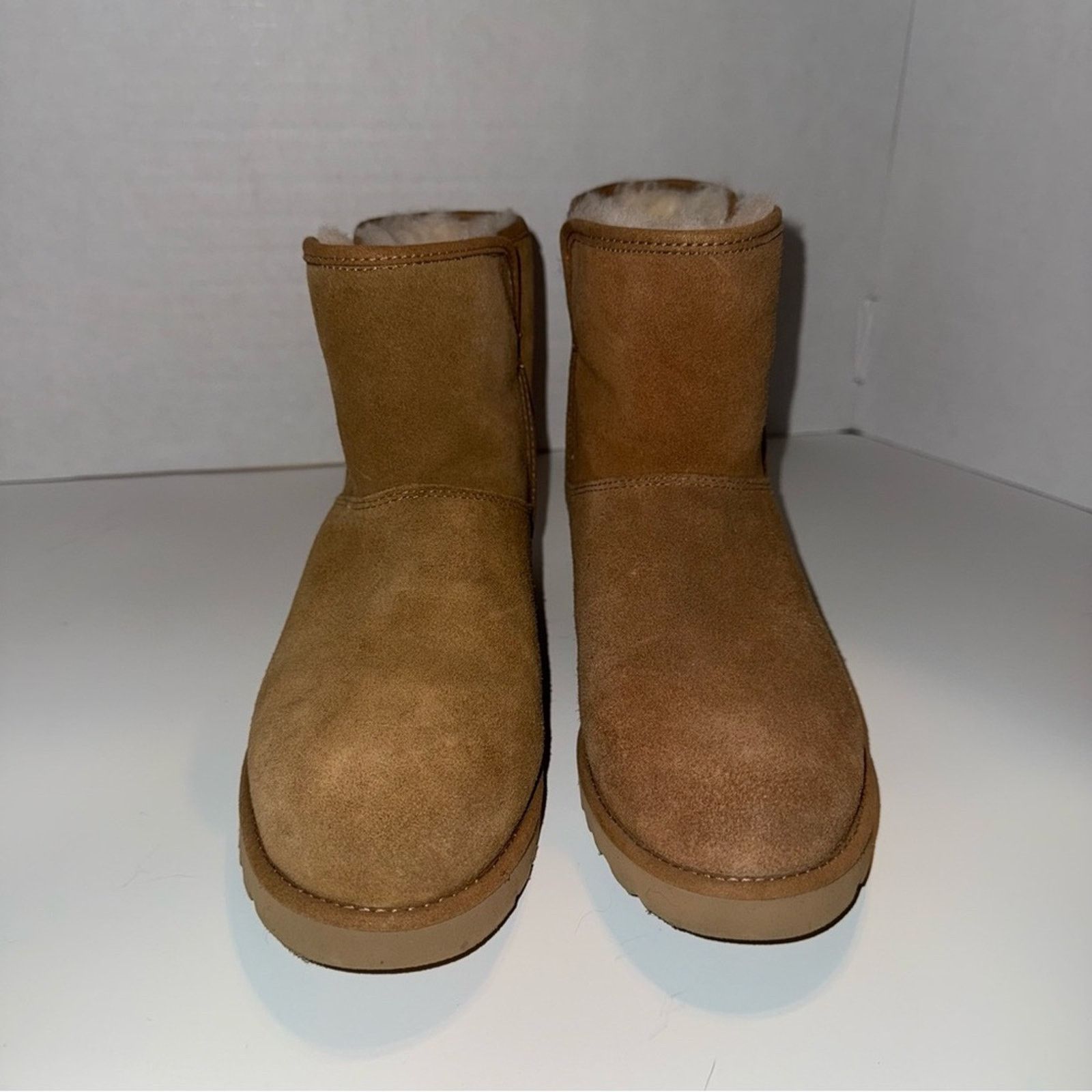 Ugg NWOT UGG Classic Mini 2s Winter Cozy Chestnut Suede Boots 7 Size US 7 / IT 37 - 2 Thumbnail