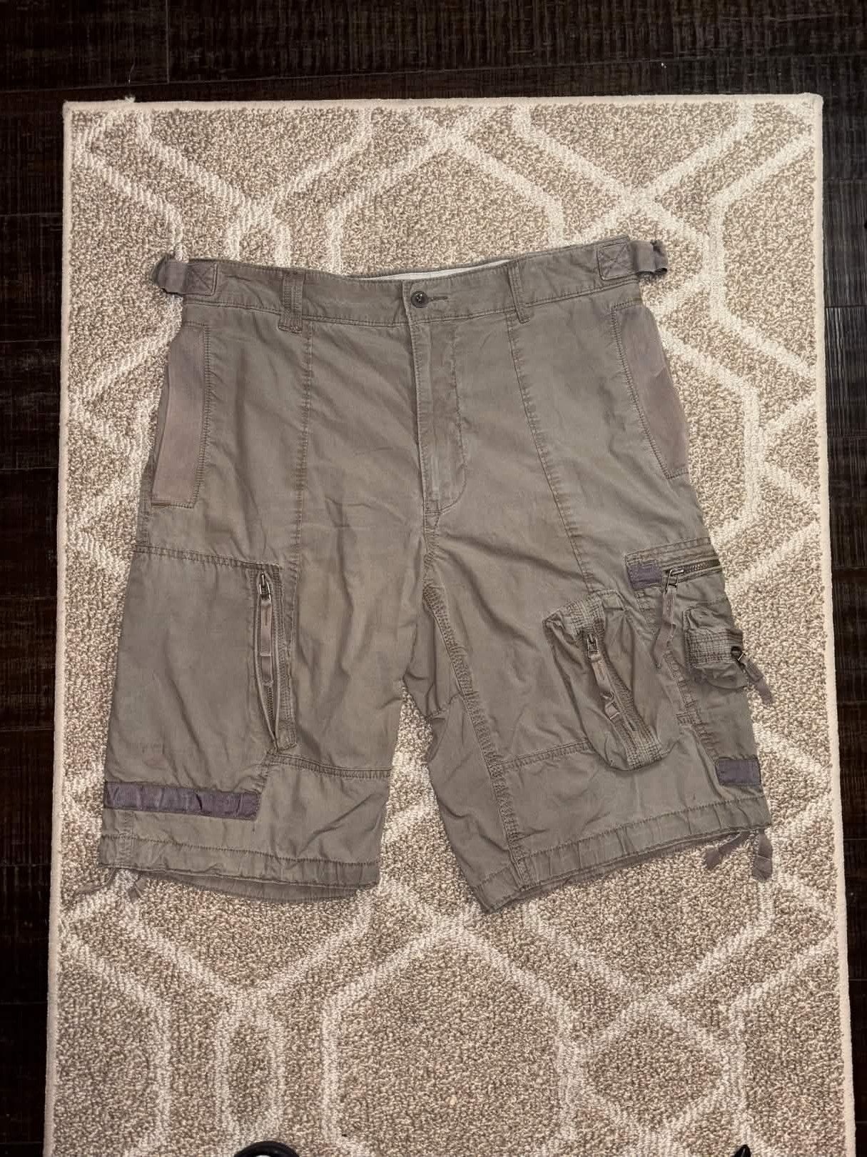 Gap 00s Gap Tactical Army Cargo Shorts Size US 33 - 1 Thumbnail