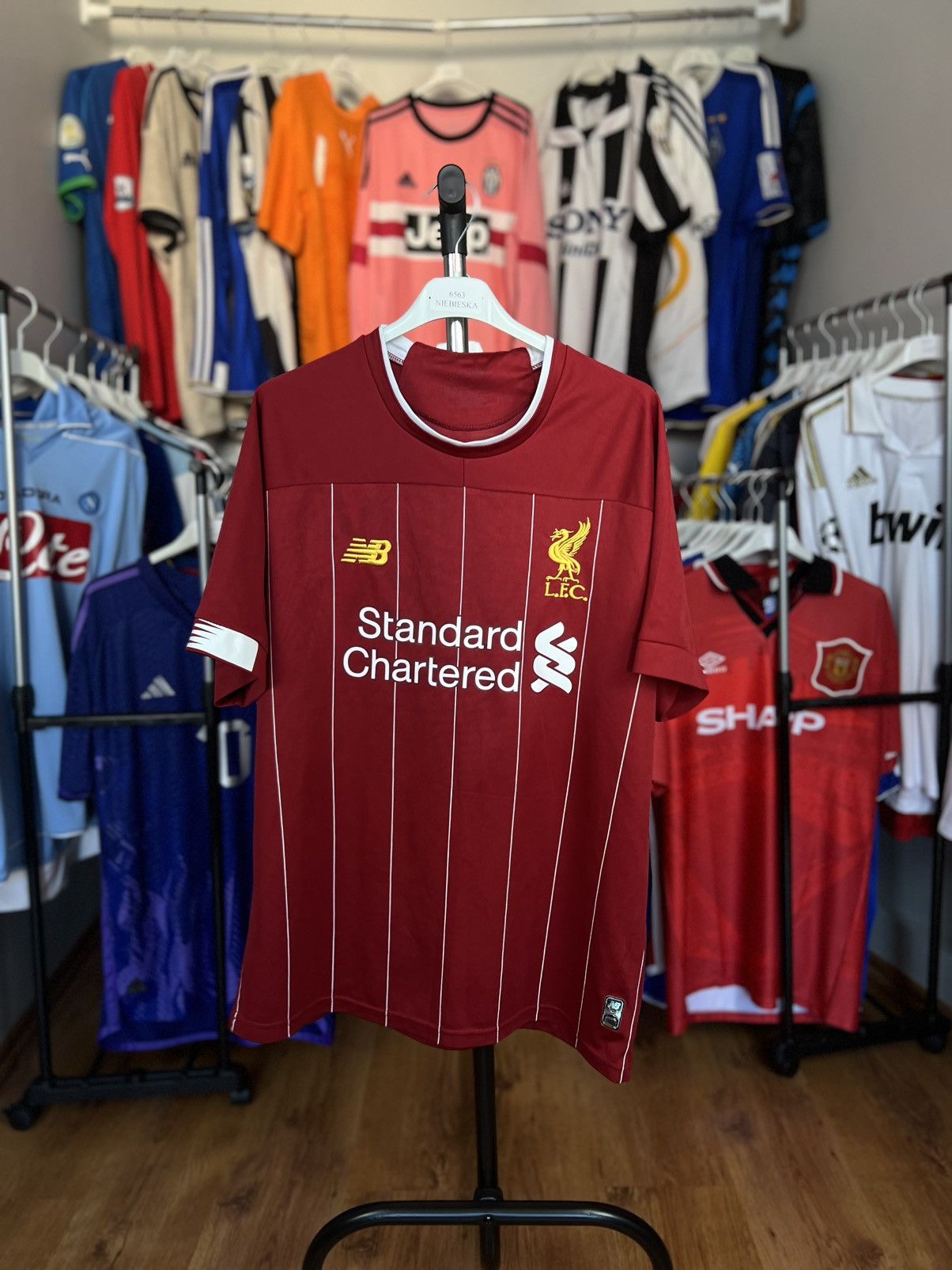 New Balance Soccer Jersey Liverpool 2019/20 Salah #11 Size US L / EU 52-54 / 3 - 2 Thumbnail