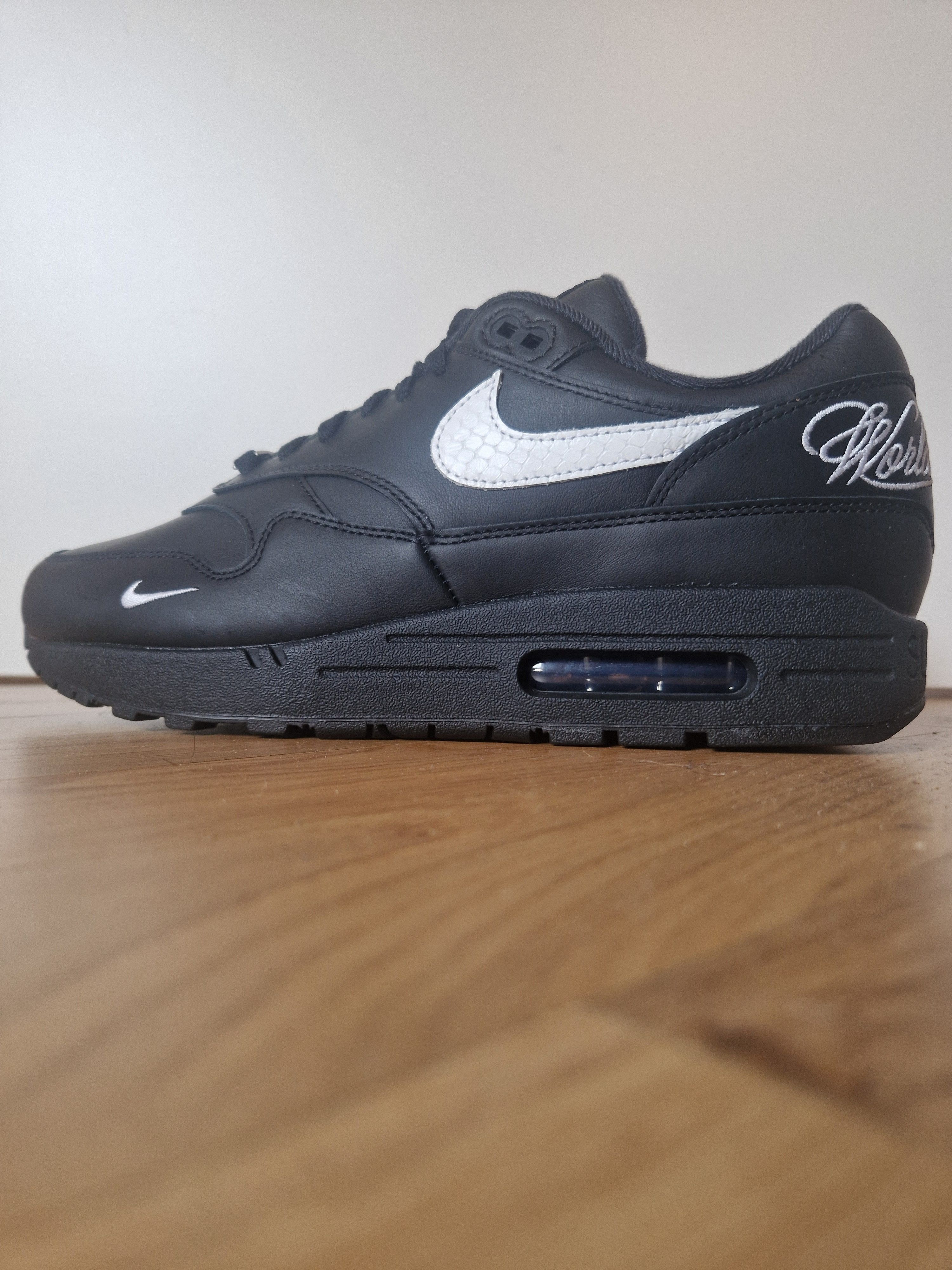 Supreme Nike Air Max 1 black