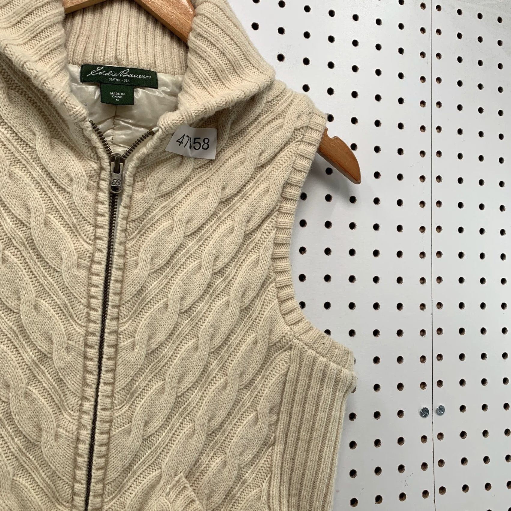 Eddie Bauer Eddie Bauer Wool Vest Jacket Womens Medium Beige Cable Knit Insulated Cozy Vest Size M / US 6-8 / IT 42-44 - 7 Thumbnail