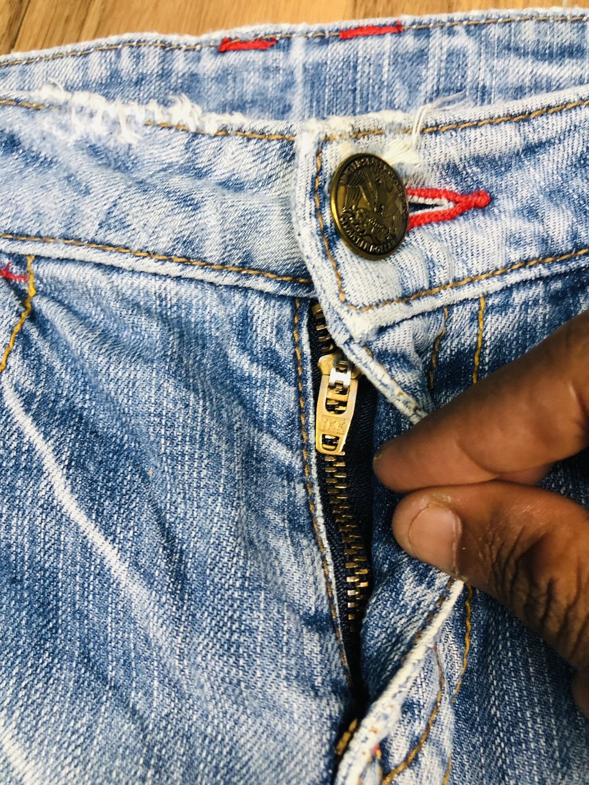 Jean Unbrand Distressed Jeans (21) Size US 29 - 8 Thumbnail