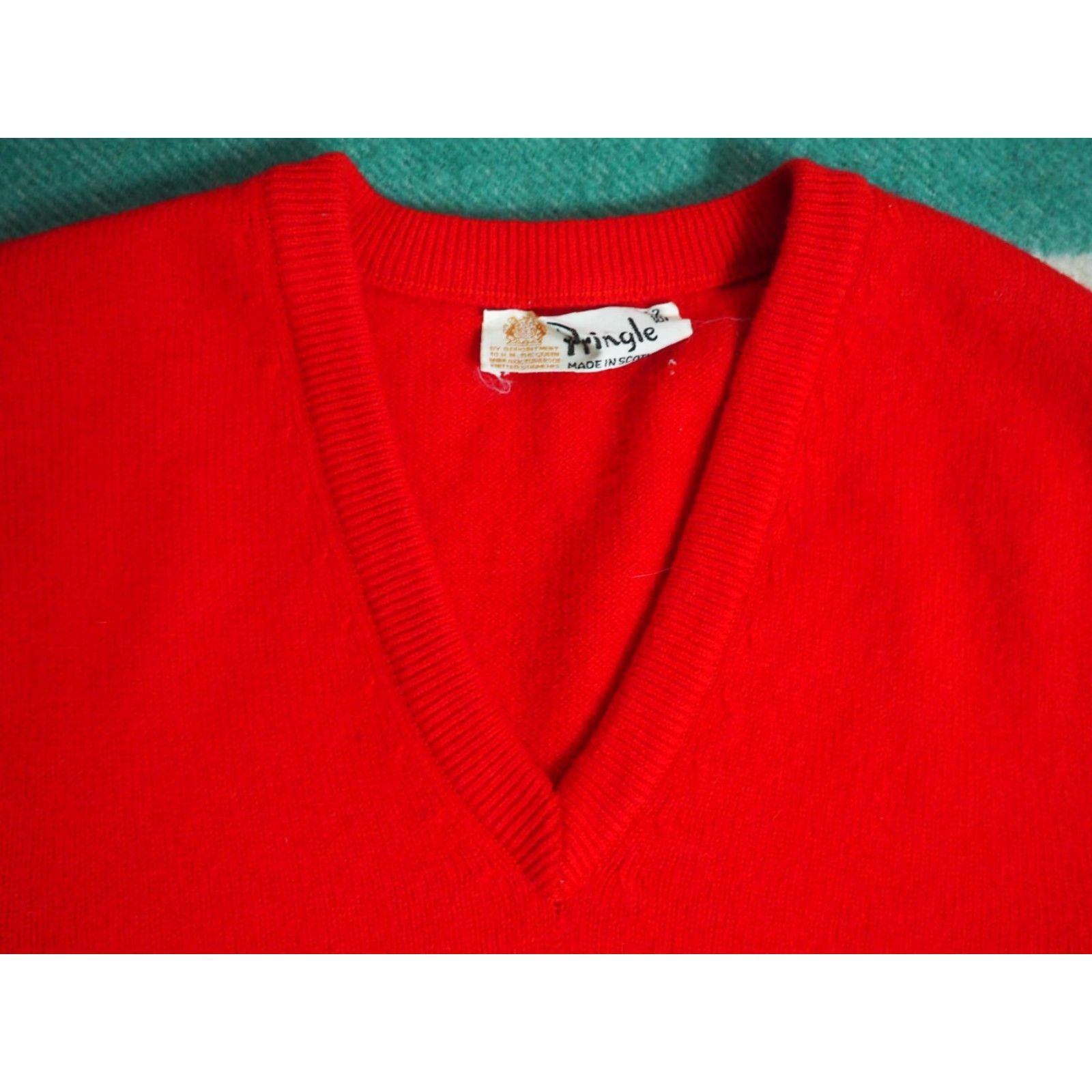 Vintage VTG Pringle Scotland Red Wool Vest Sweater Vest Mens L V-Neck 60s 70s Ivy Preppy Knit Embroidered Cap "Classic" Suit Casual Size US L / EU 52-54 / 3 - 3 Thumbnail