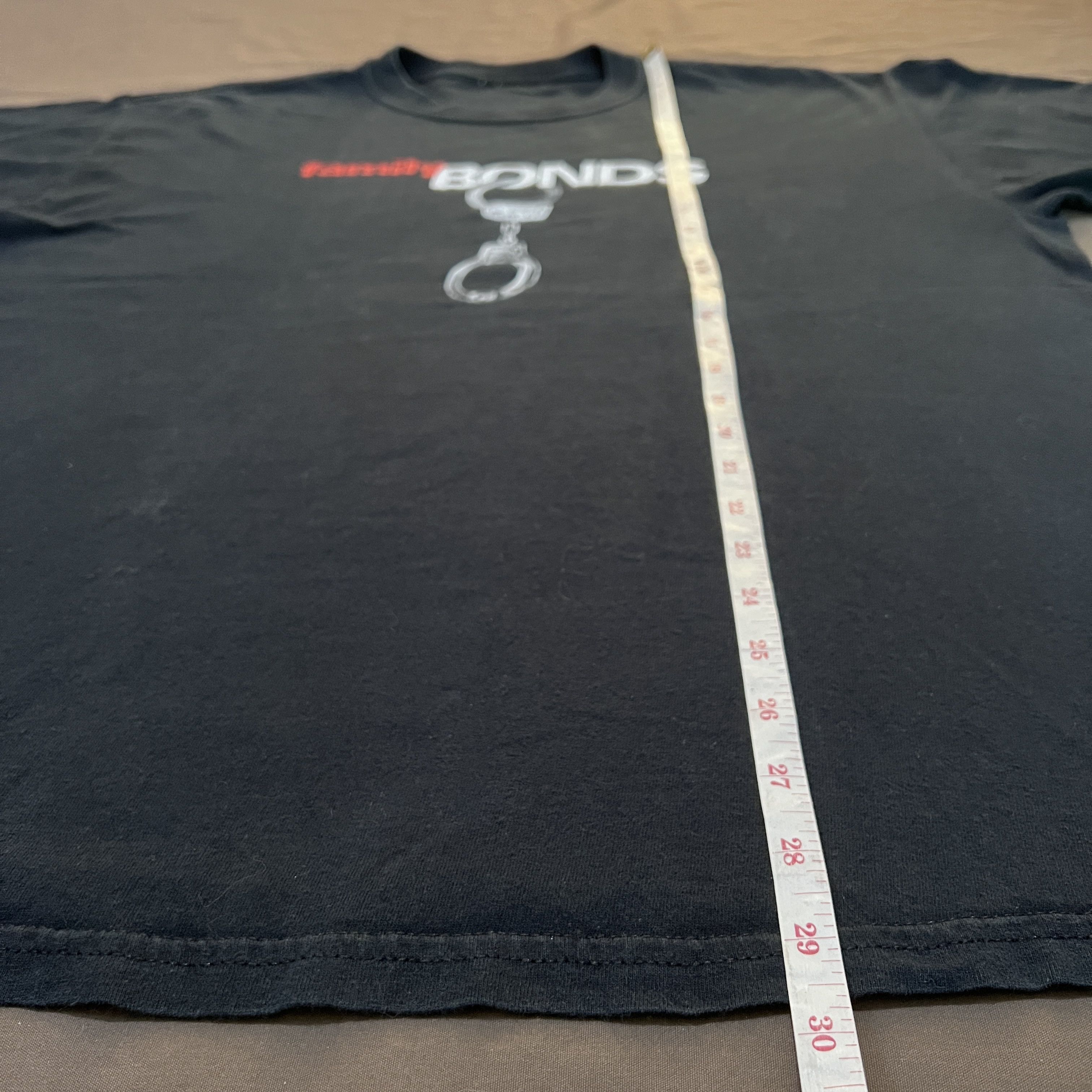 Vintage Vintage Y2K Family Bonds HBO TV Series Tee XL Faded Size US XL / EU 56 / 4 - 7 Thumbnail