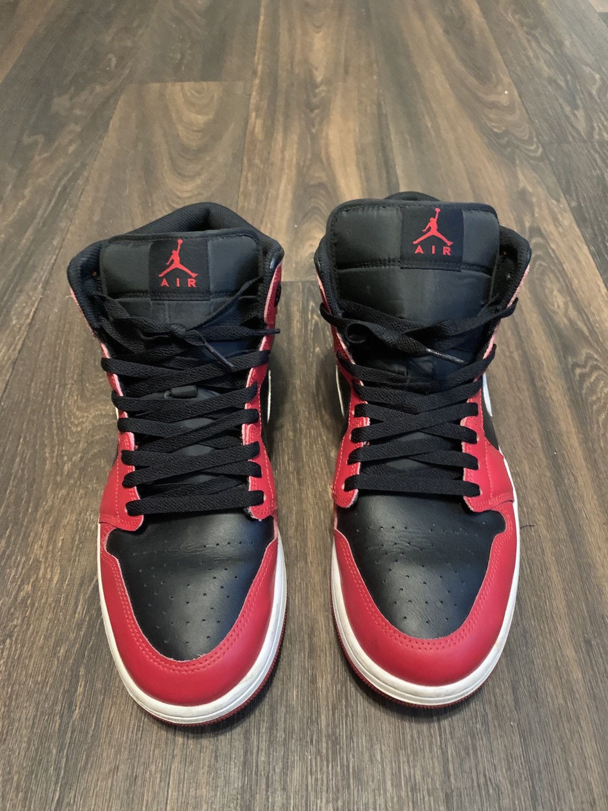 Jordan Brand Air Jordan 1 Retro Mid Chicago Gym Red Sz 12 Size US 12 / EU 45 - 1 Thumbnail