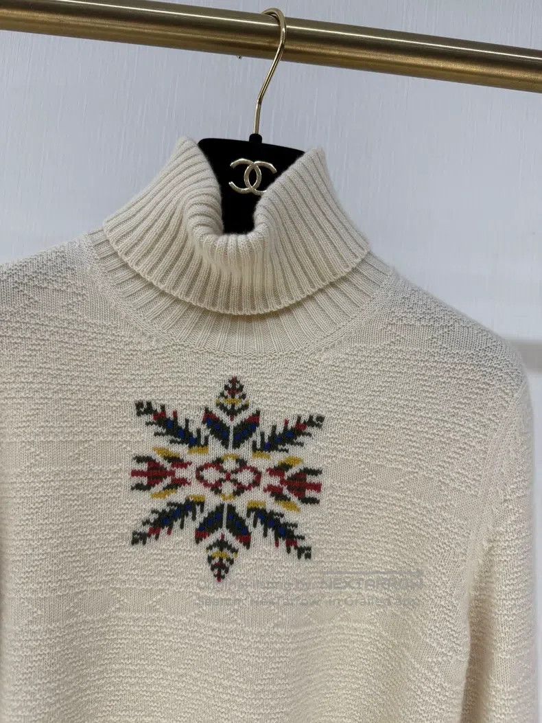 Loro Piana Loro Piana Baby Cashmere Snowflake High-Neck Sweater Size XS / US 0-2 / IT 36-38 - 3 Thumbnail