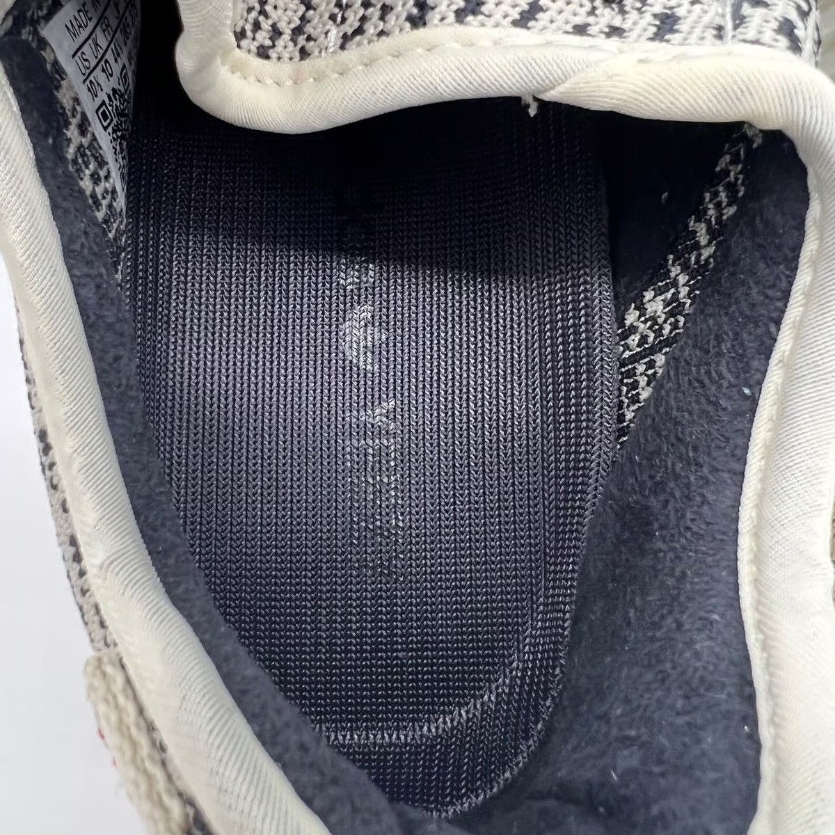 Adidas Adidas Yeezy Boost 350 Turtledove (2022) Size US 10.5 / EU 43-44 - 6 Thumbnail