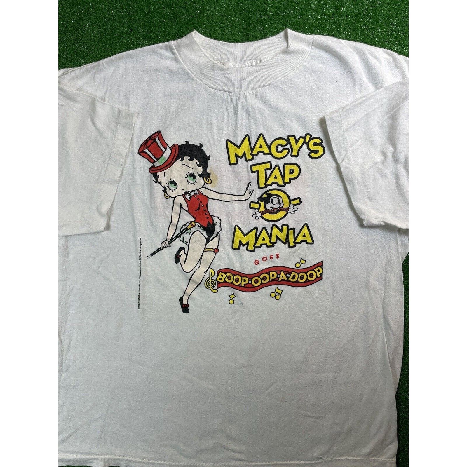 Vintage Vintage 90s Betty Boop Macys Mania Boxy XL White Shirt USA Size US XL / EU 56 / 4 - 1 Thumbnail