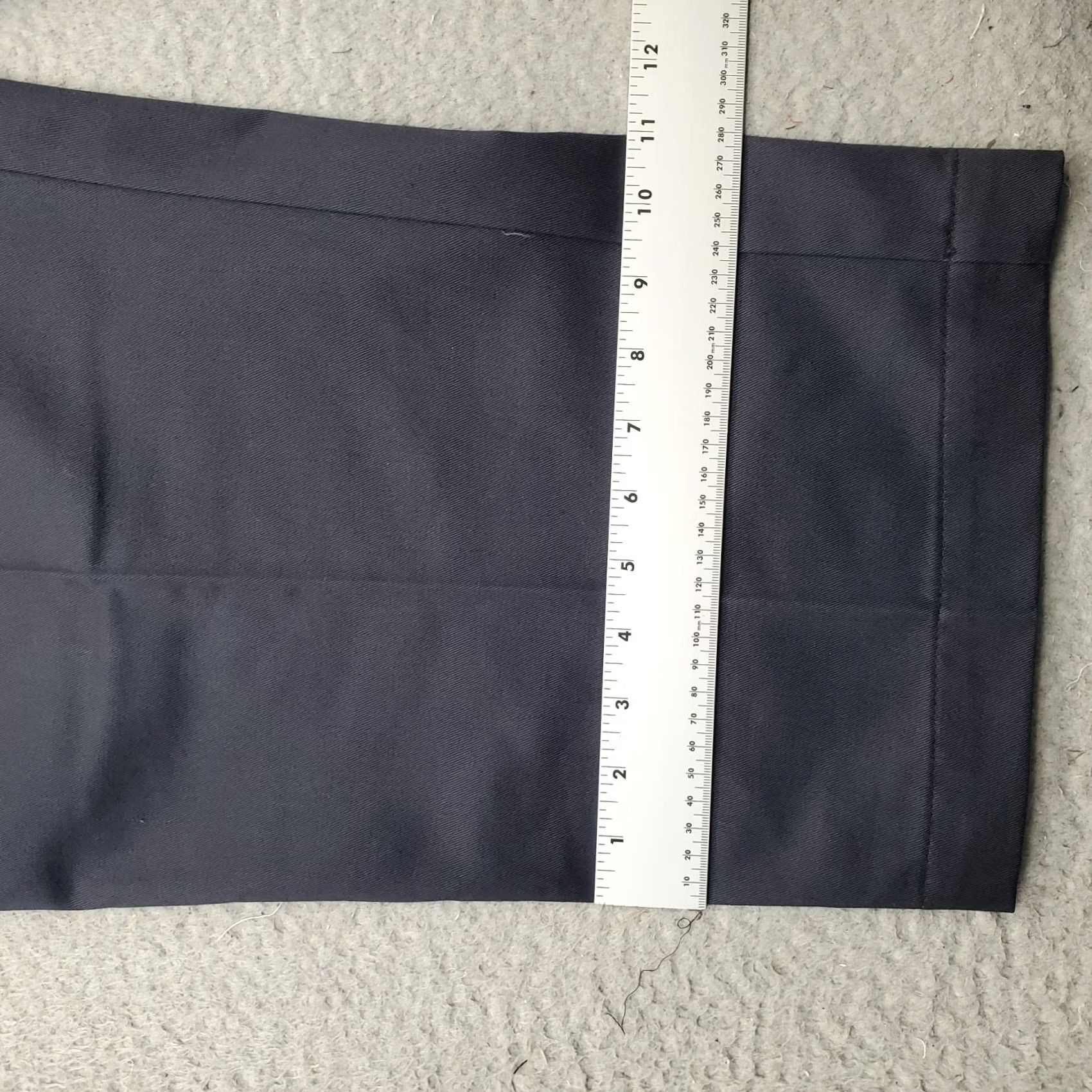 Izod IZOD Chino Pants Mens 48/30 Black Cotton Pleated Classic Fit Slash Pocket Formal Shirt Size US 32 / EU 48 - 5 Thumbnail