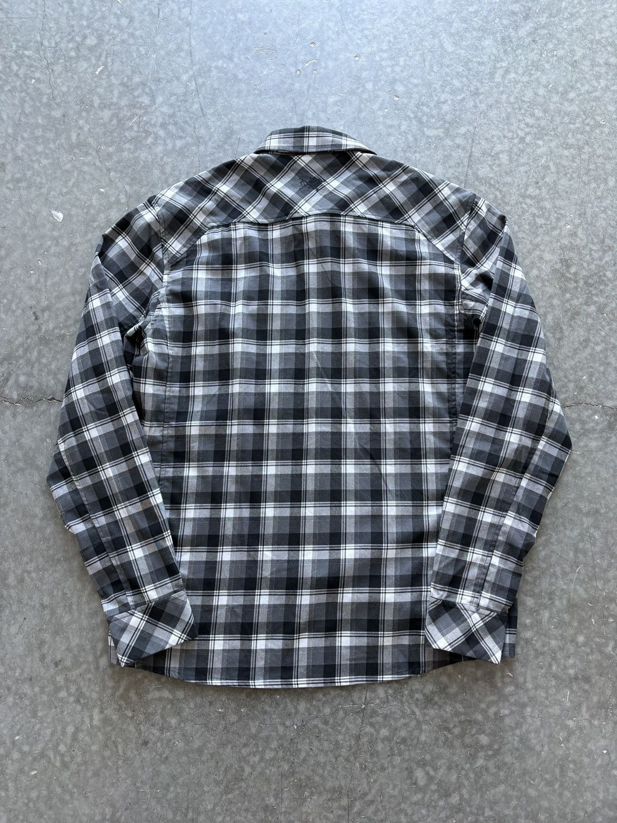 Arc'teryx Arcteryx Gryson Button Up Shirt Plaid Hidden Buttons Size US L / EU 52-54 / 3 - 7 Thumbnail