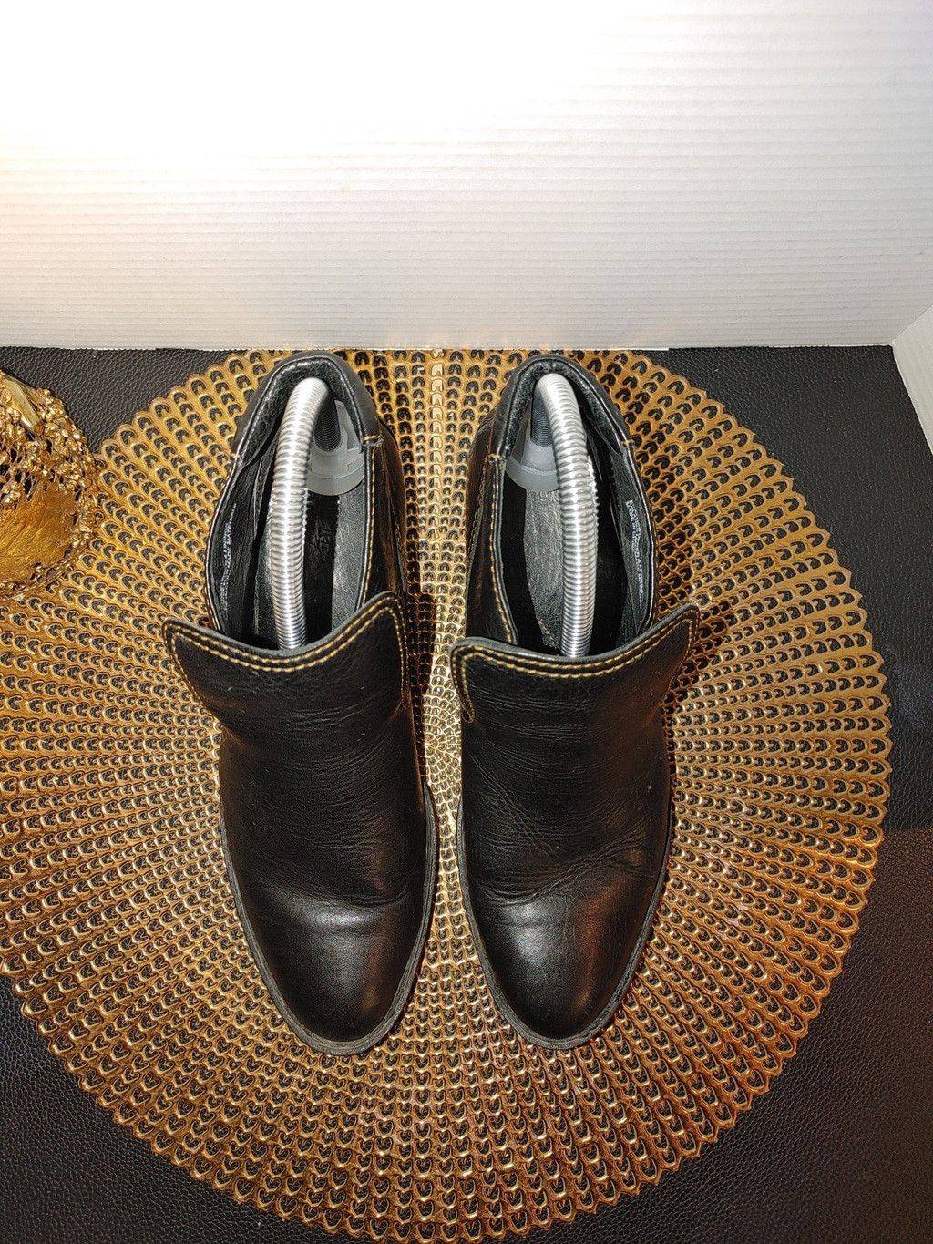 Born Born Rachelle Leather Ankle Booties Size 7 Size US 7 / IT 37 - 2 Thumbnail