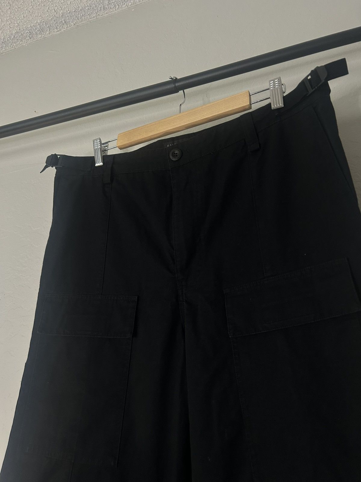 Balenciaga Balenciaga Black Flared Convertible Cargo Pants Size US 34 / EU 50 - 3 Thumbnail