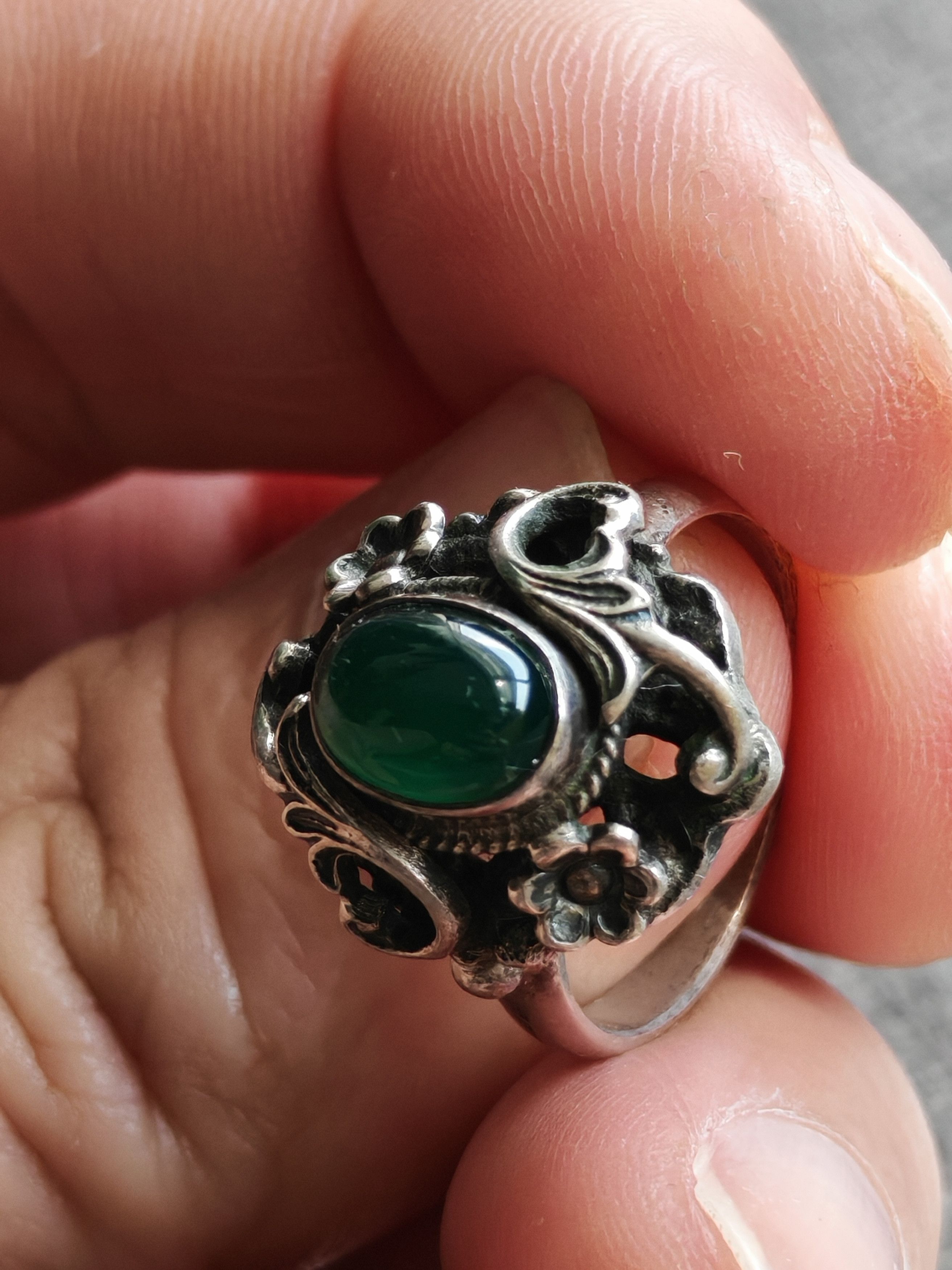 Other Vintage Sterling Silver Green Onyx Flower Ring Size ONE SIZE - 11 Thumbnail