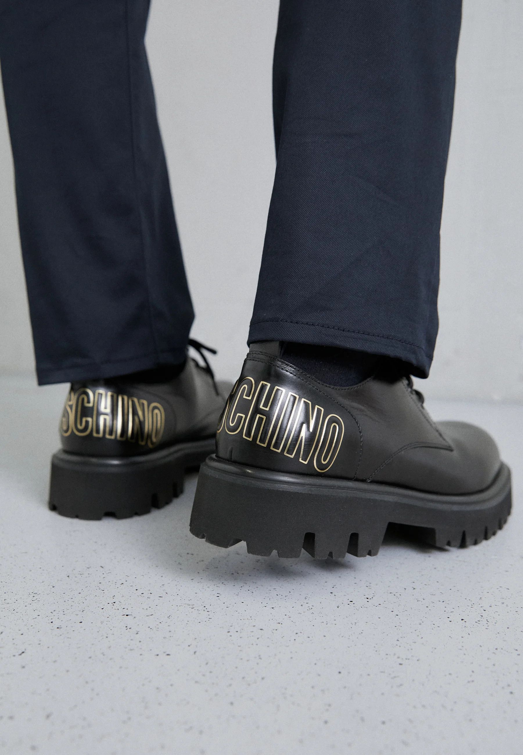 Moschino o1y0225 Logo Shoes in Black Size US 7 / EU 40 - 6 Thumbnail